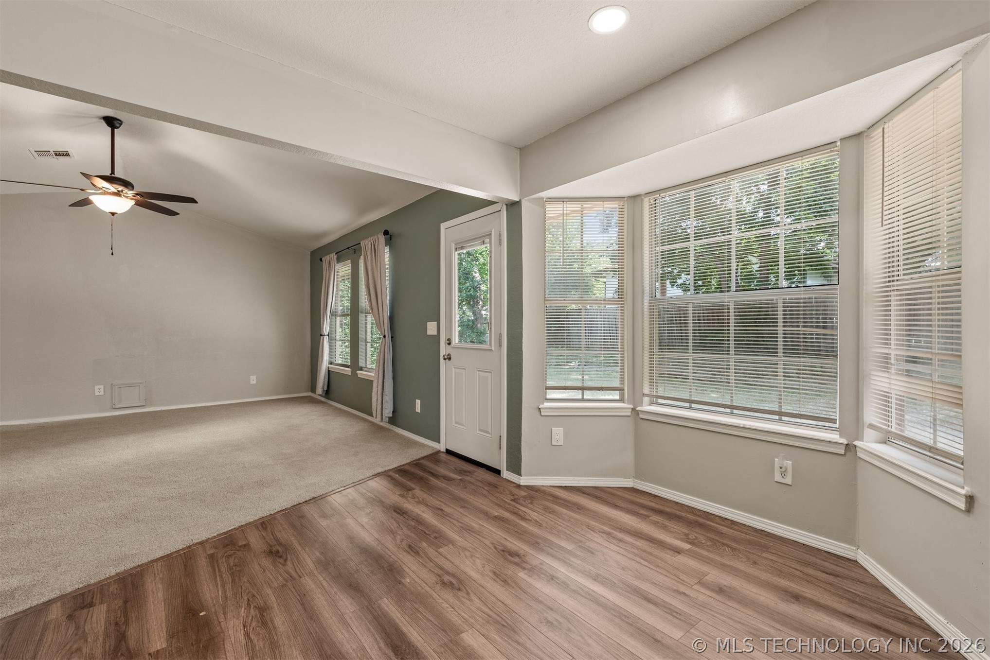 2415 W 43rd Street Property Photo 11