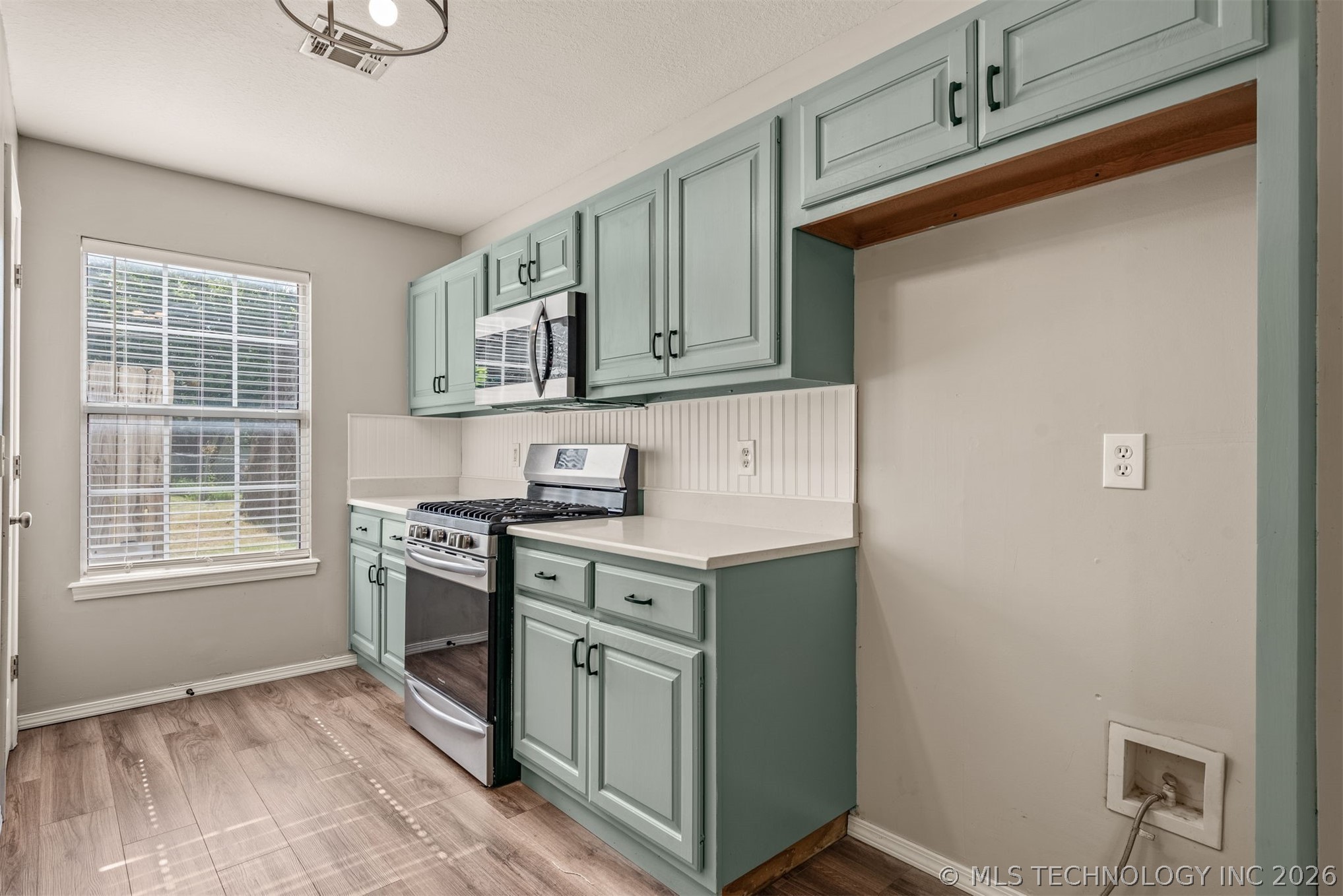 2415 W 43rd Street Property Photo 16
