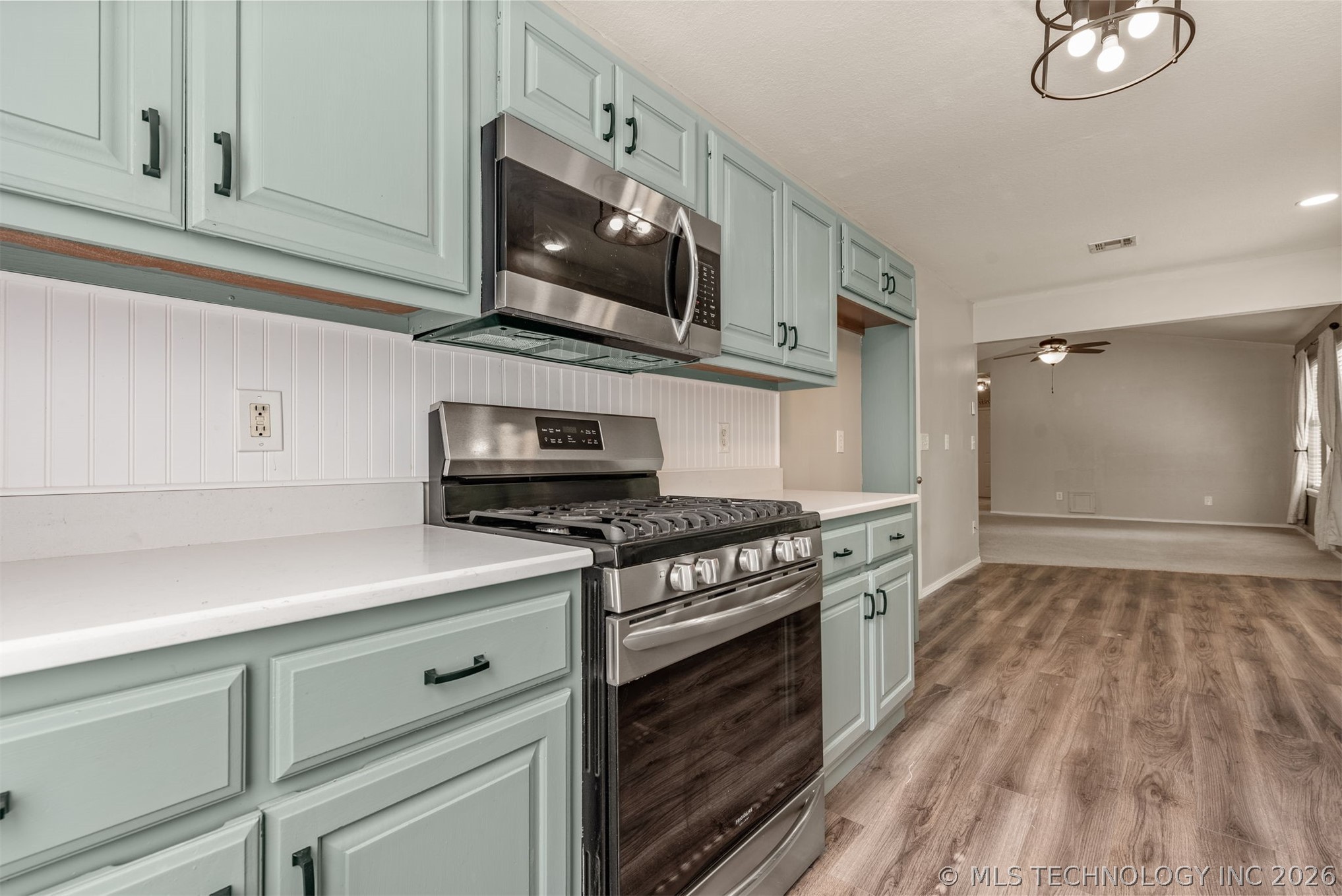 2415 W 43rd Street Property Photo 18