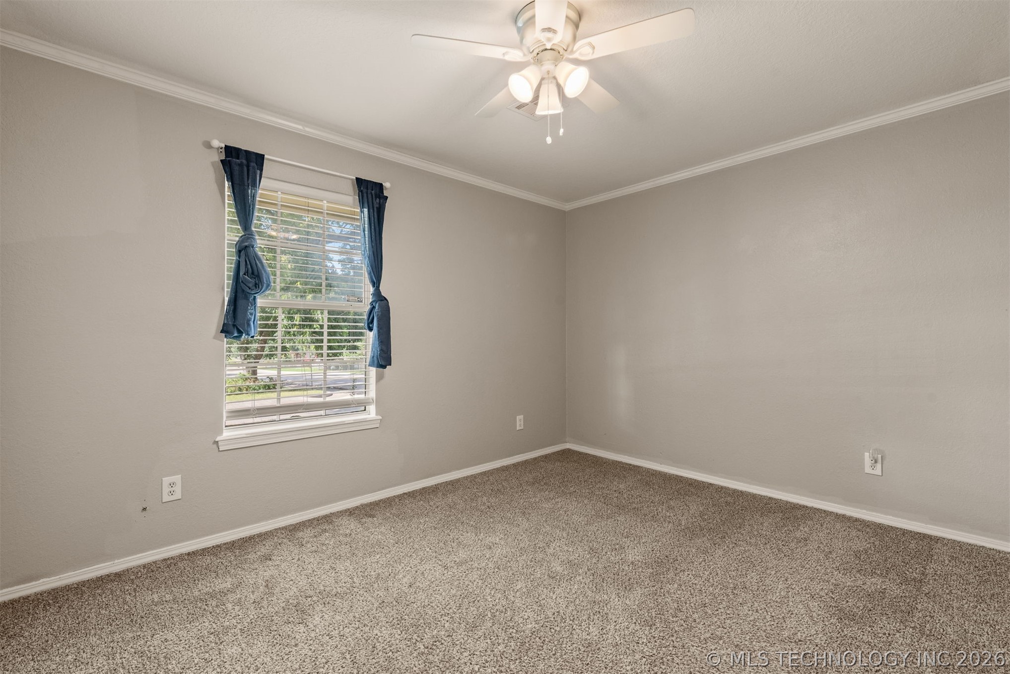 2415 W 43rd Street Property Photo 24