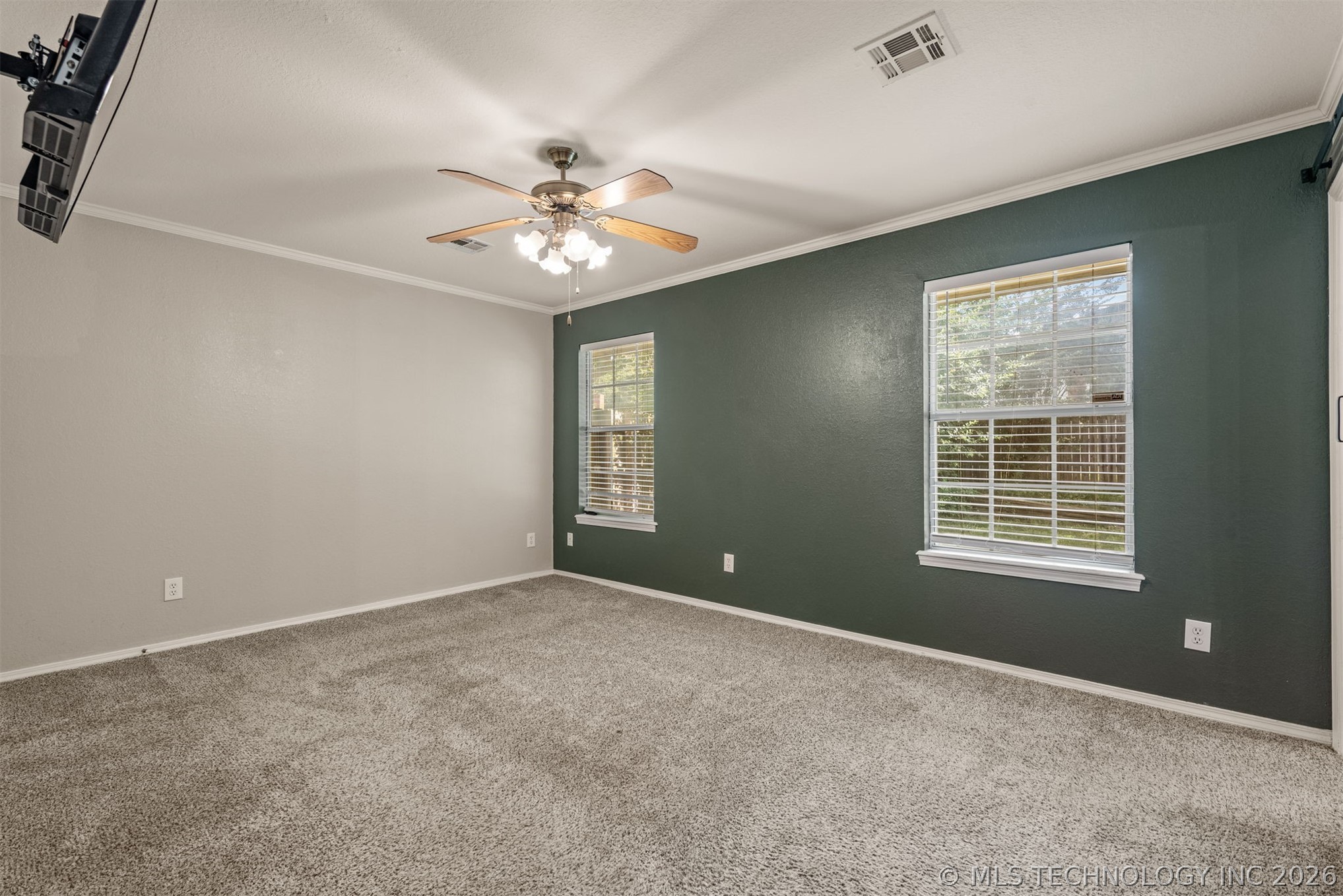2415 W 43rd Street Property Photo 27