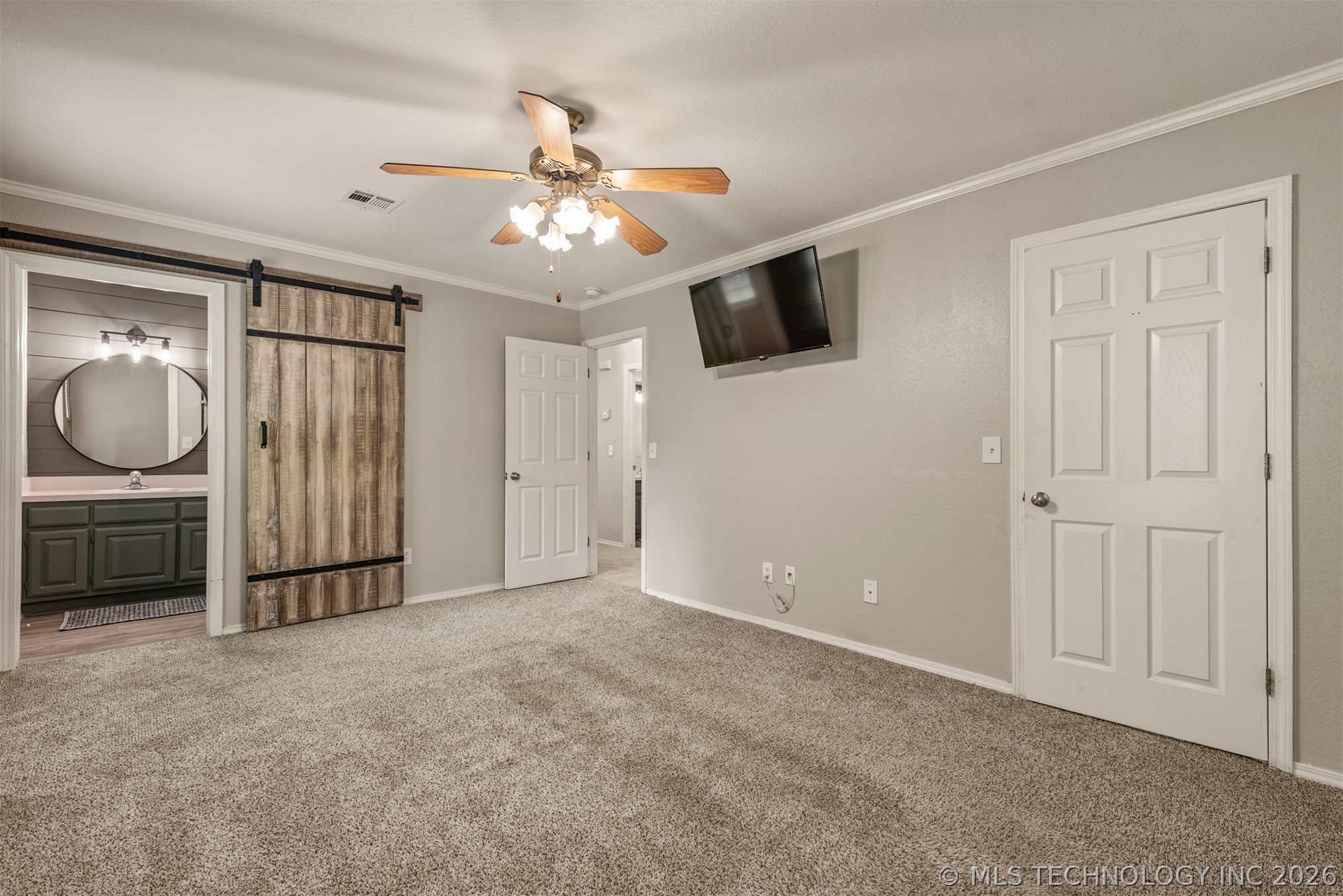 2415 W 43rd Street Property Photo 29