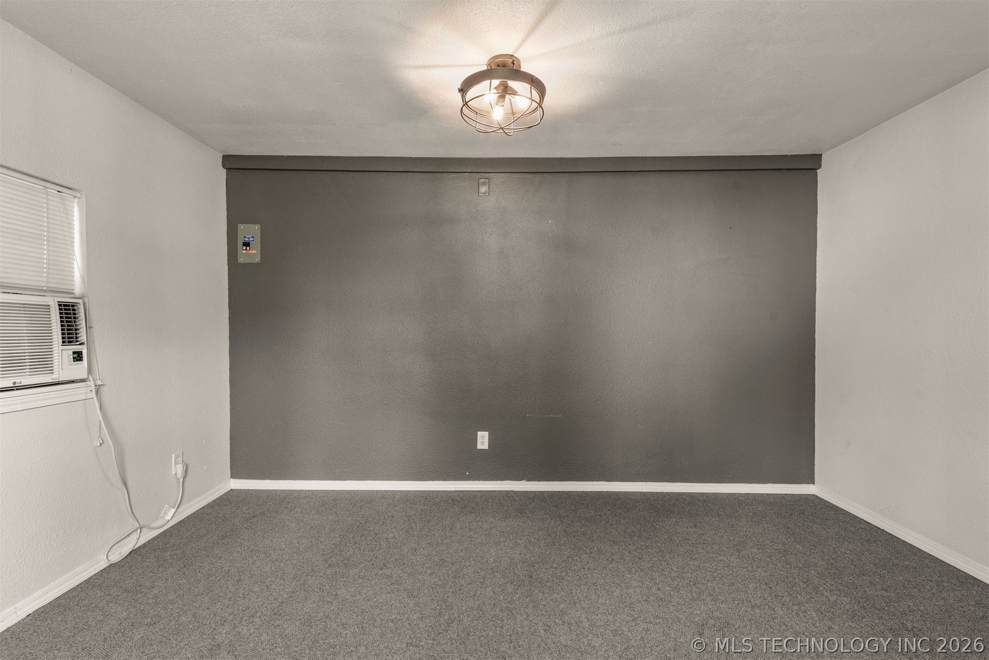2415 W 43rd Street Property Photo 38