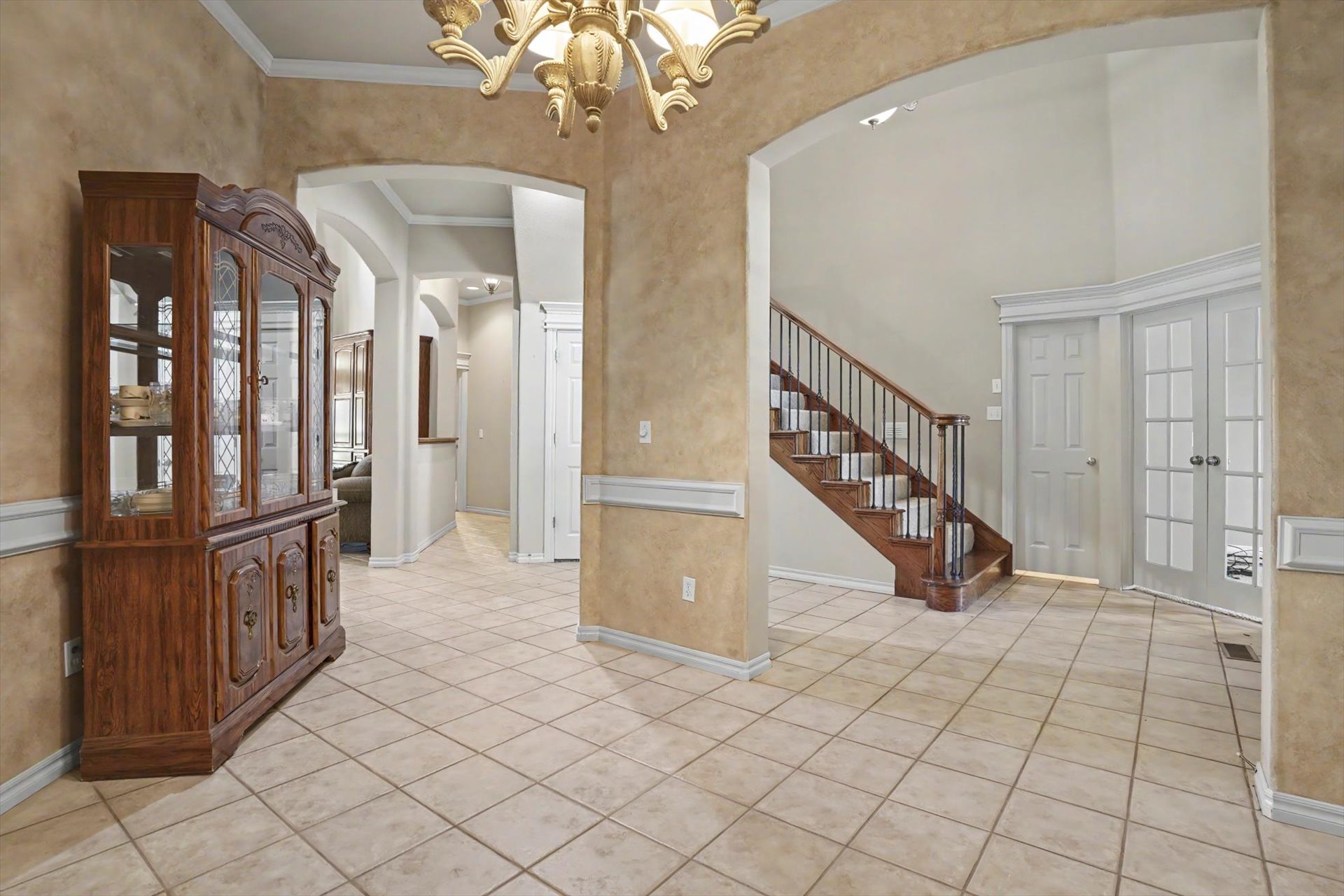 4212 N Oak Avenue Property Photo 4