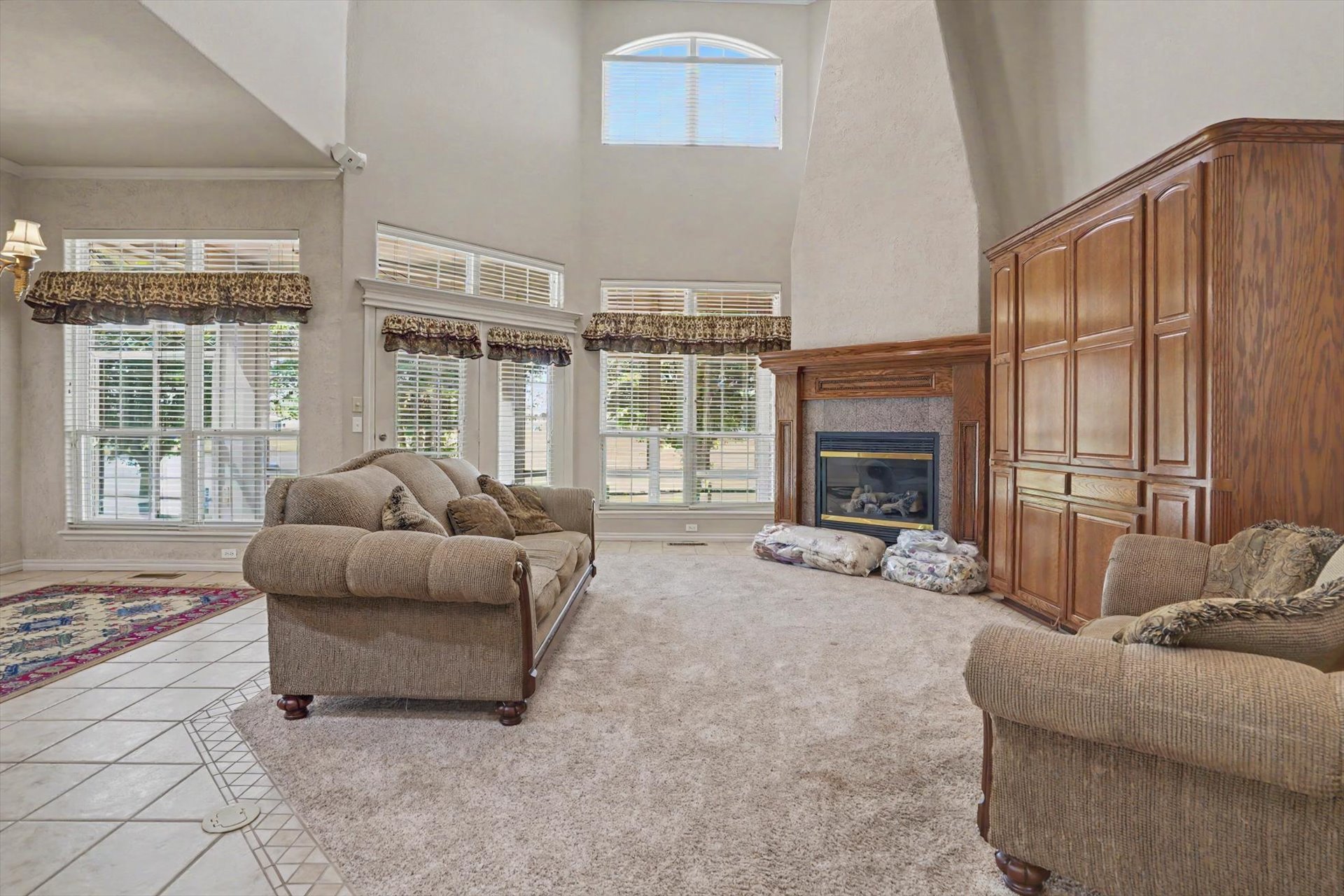 4212 N Oak Avenue Property Photo 6