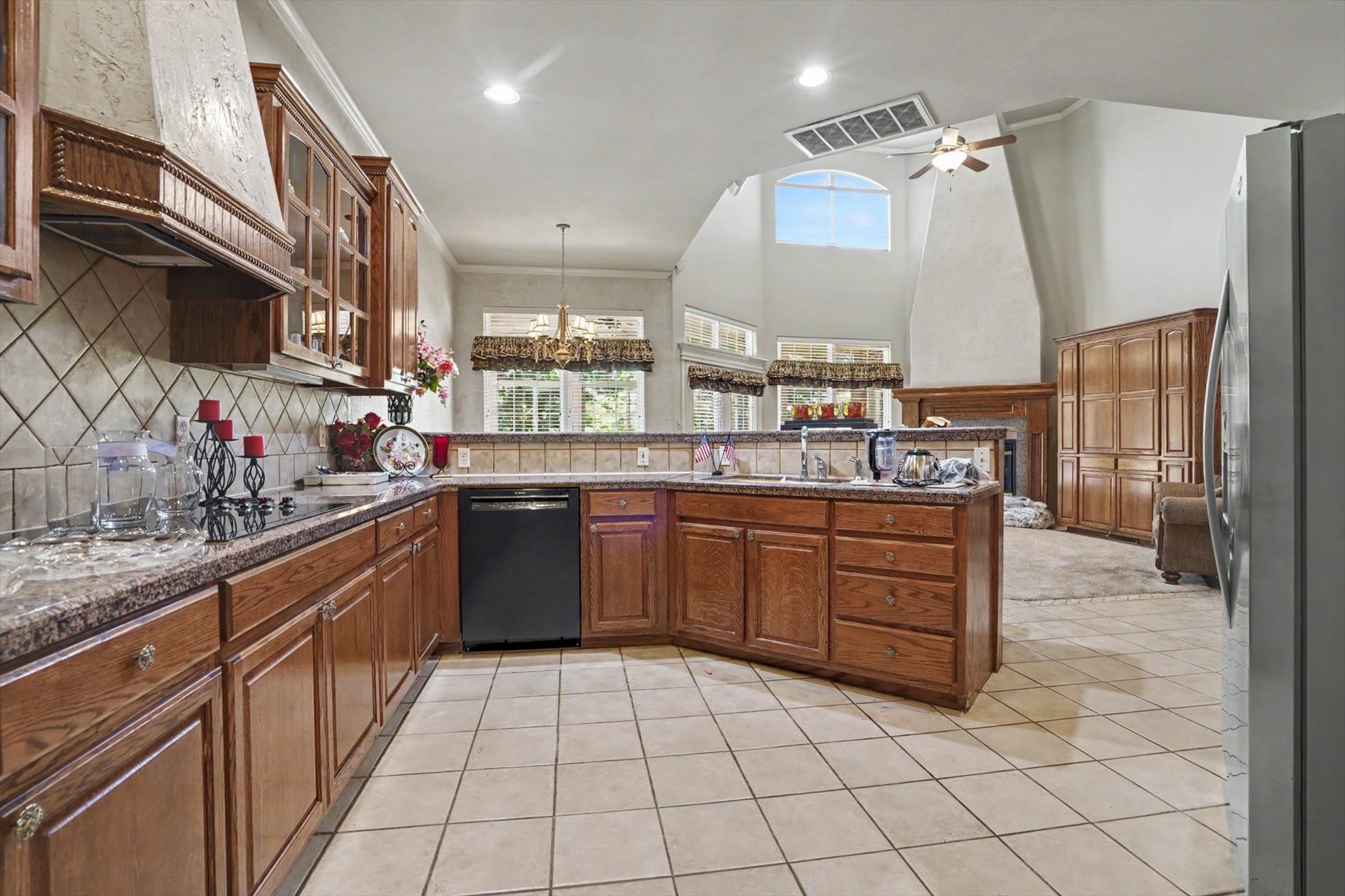 4212 N Oak Avenue Property Photo 10