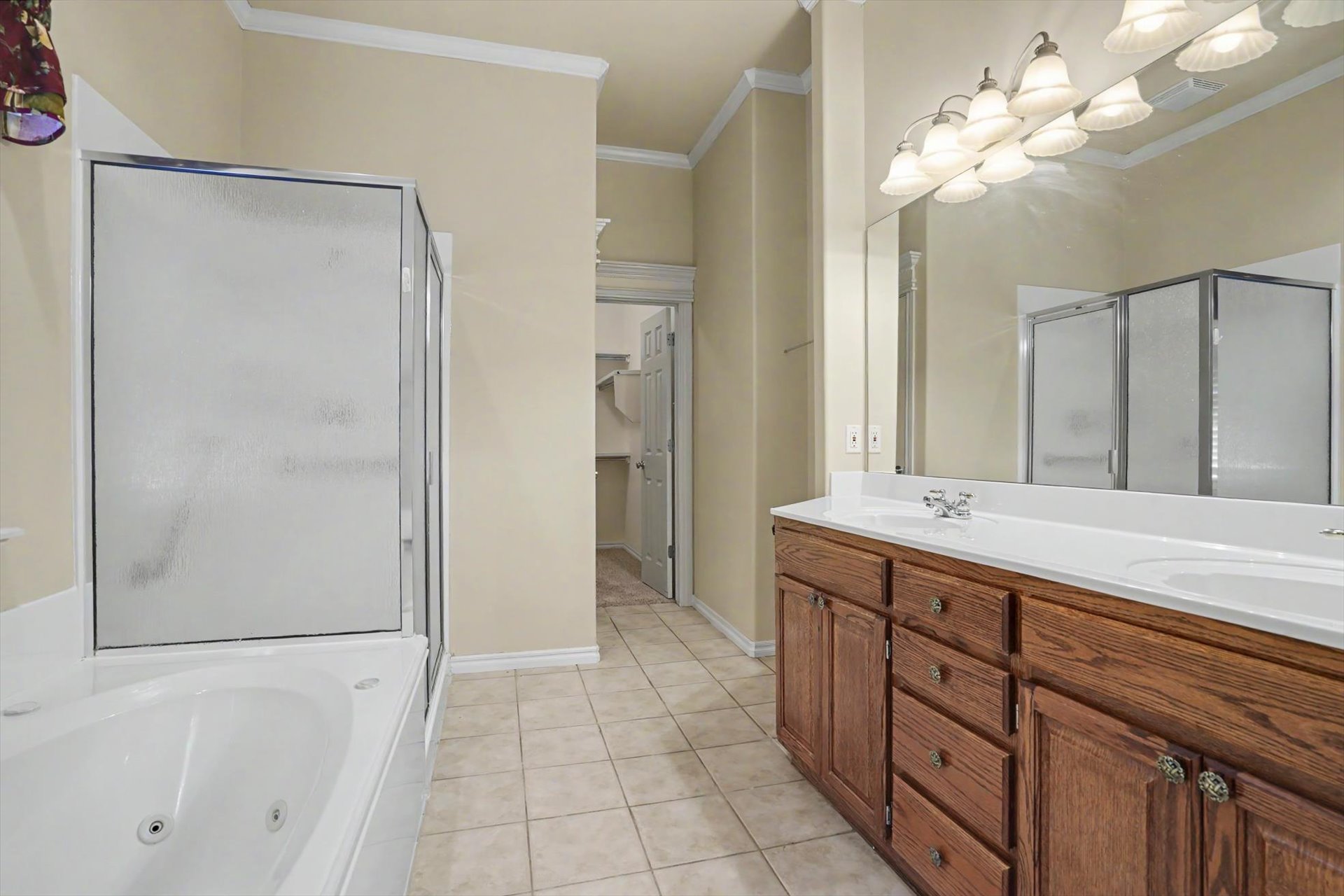 4212 N Oak Avenue Property Photo 13