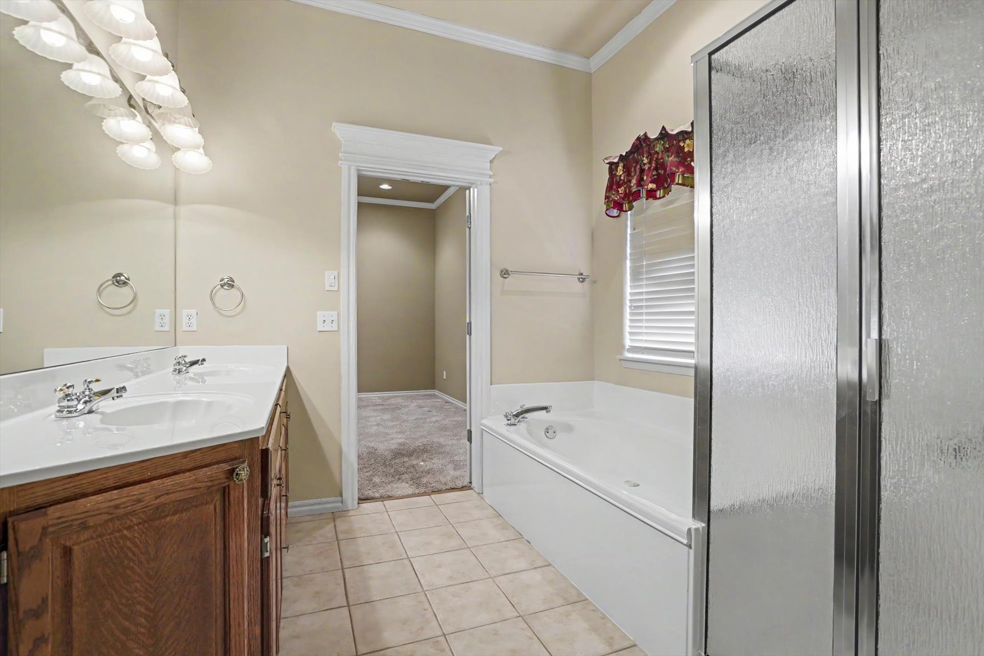 4212 N Oak Avenue Property Photo 14