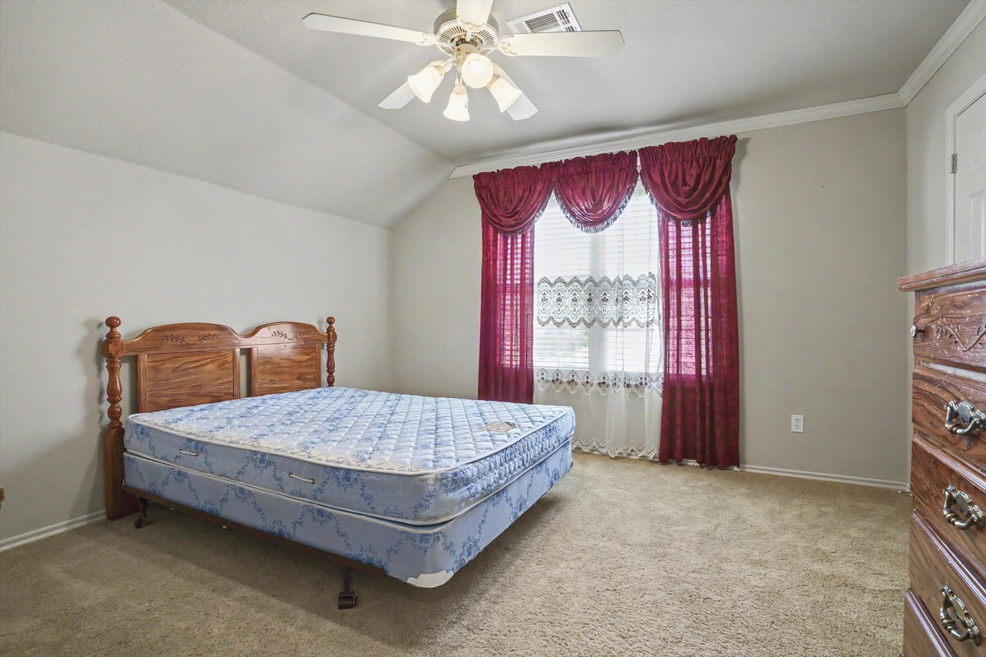 4212 N Oak Avenue Property Photo 22