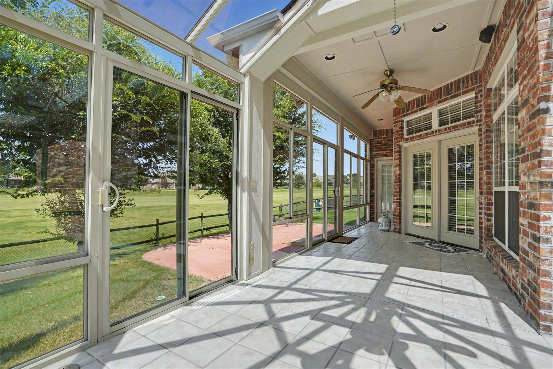 4212 N Oak Avenue Property Photo 24