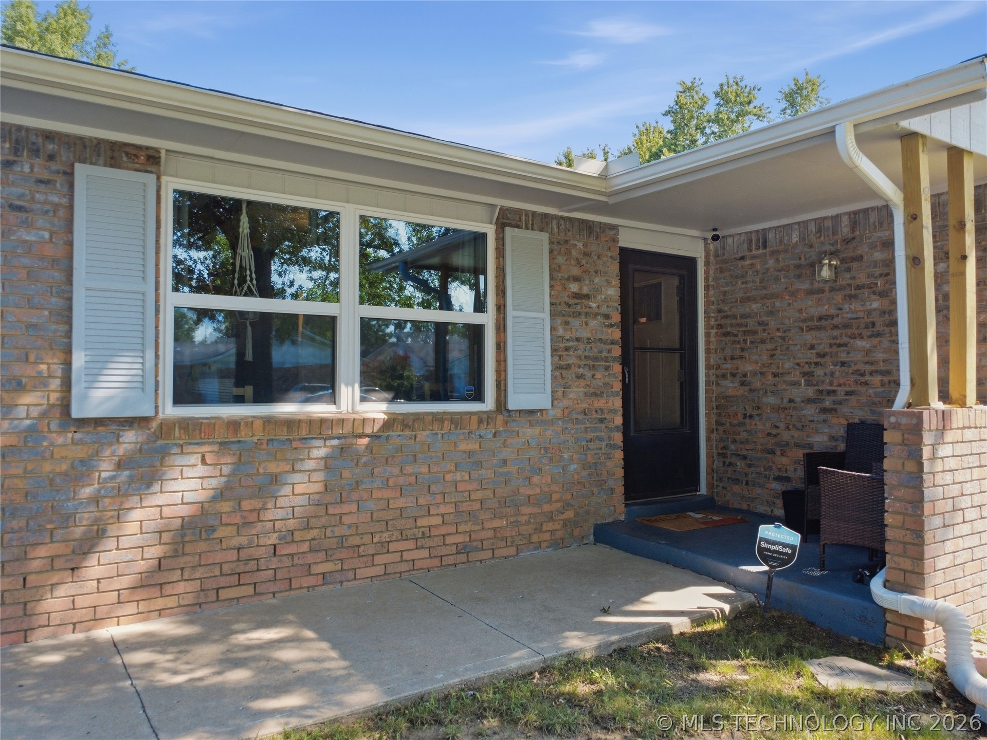 16303 E 1st Street Property Photo 3