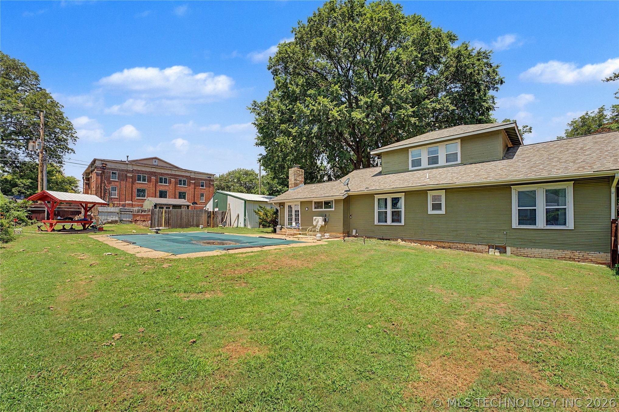 110 N Dunlap Street Property Photo 3