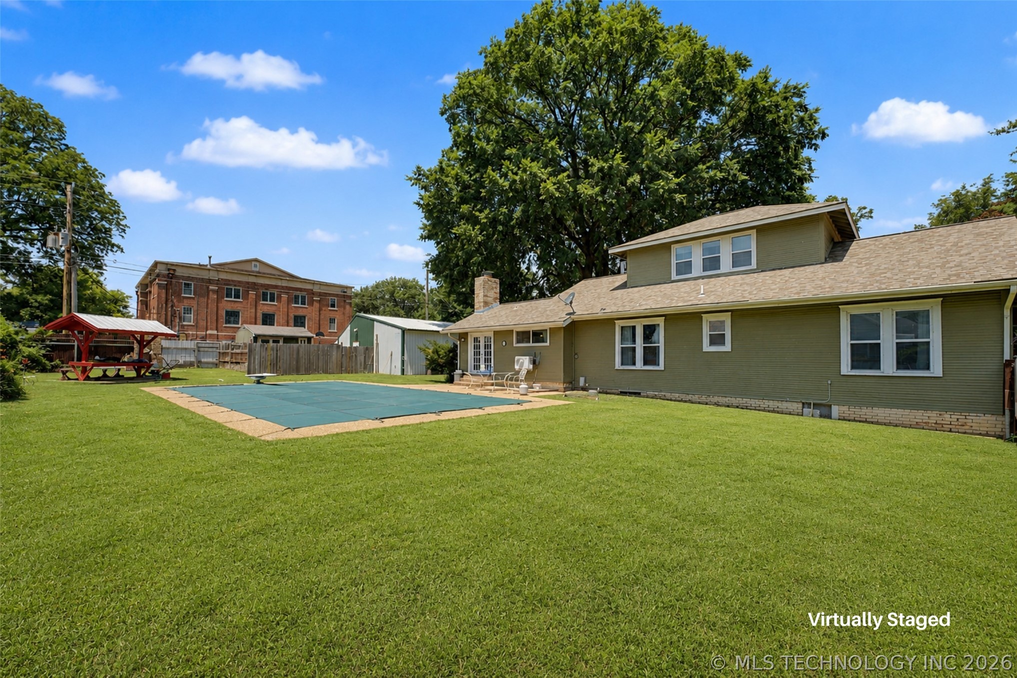 110 N Dunlap Street Property Photo 32