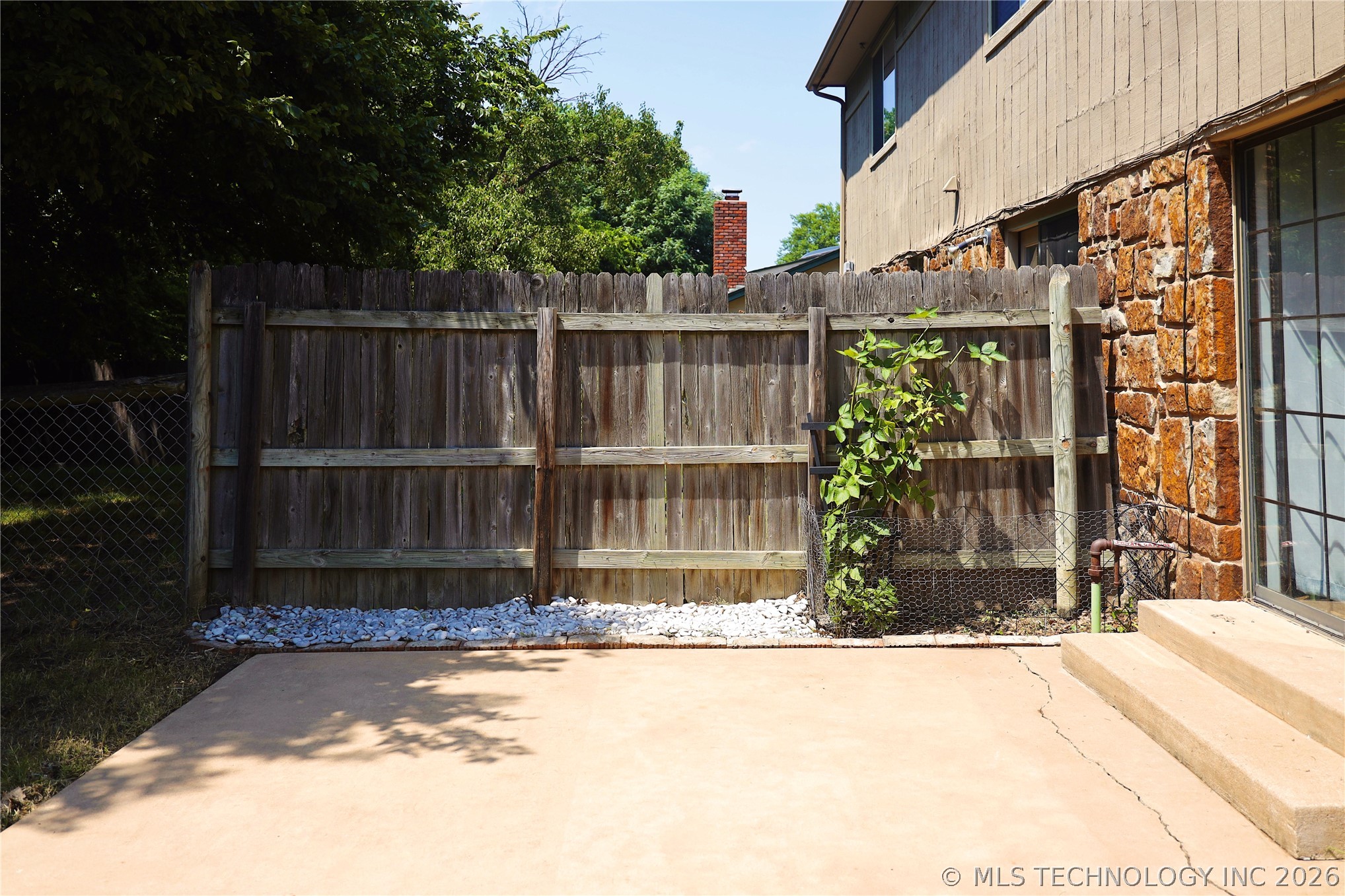 3210 S Chestnut Avenue Property Photo 26