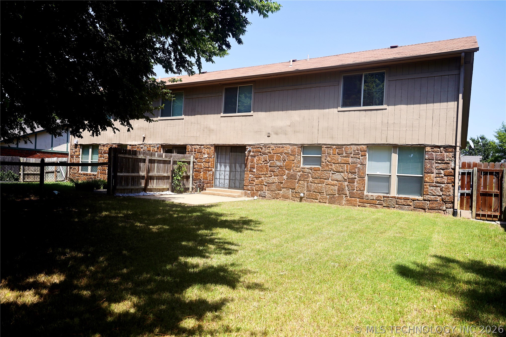 3210 S Chestnut Avenue Property Photo 27