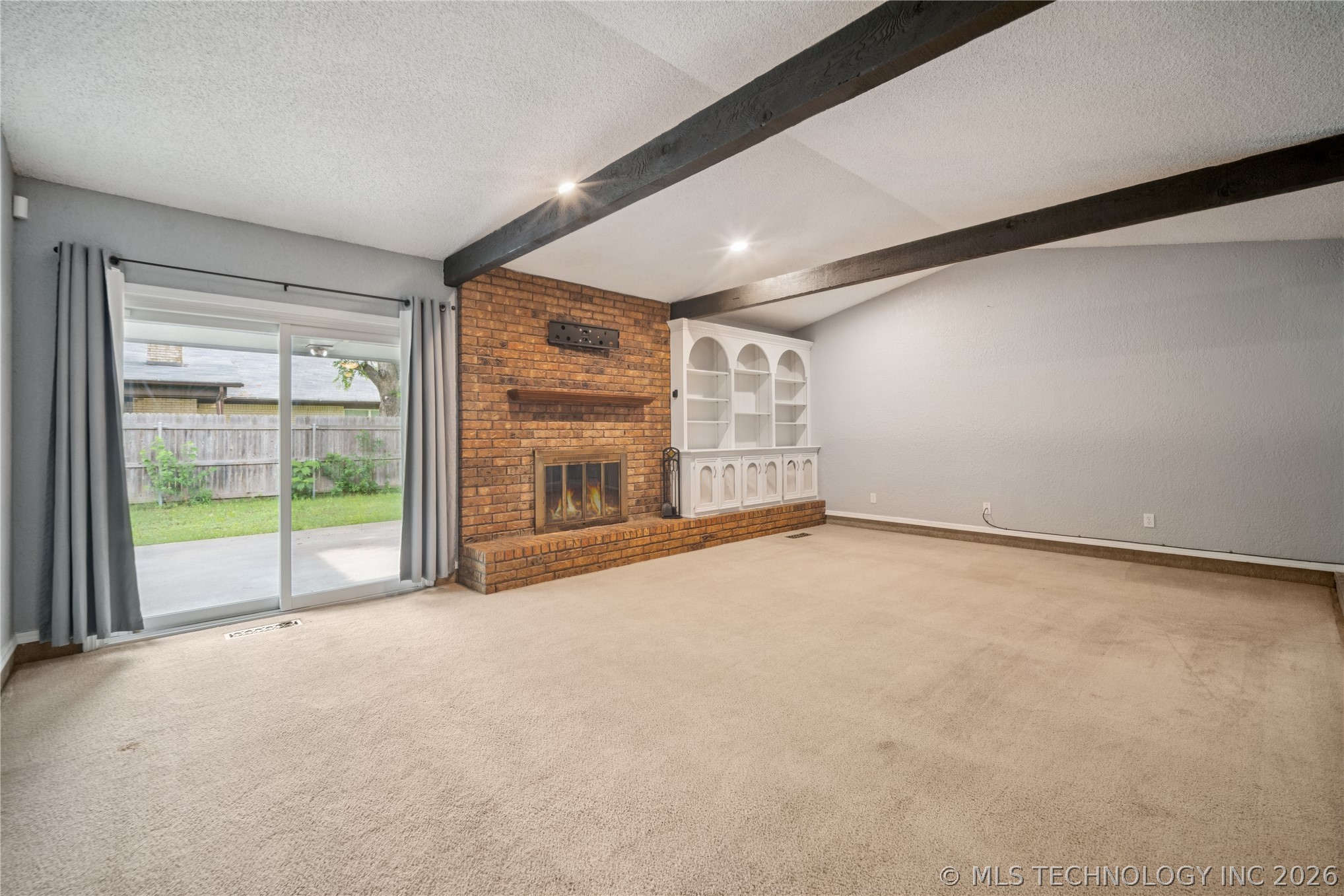 2208 W Louisville Street Property Photo 5