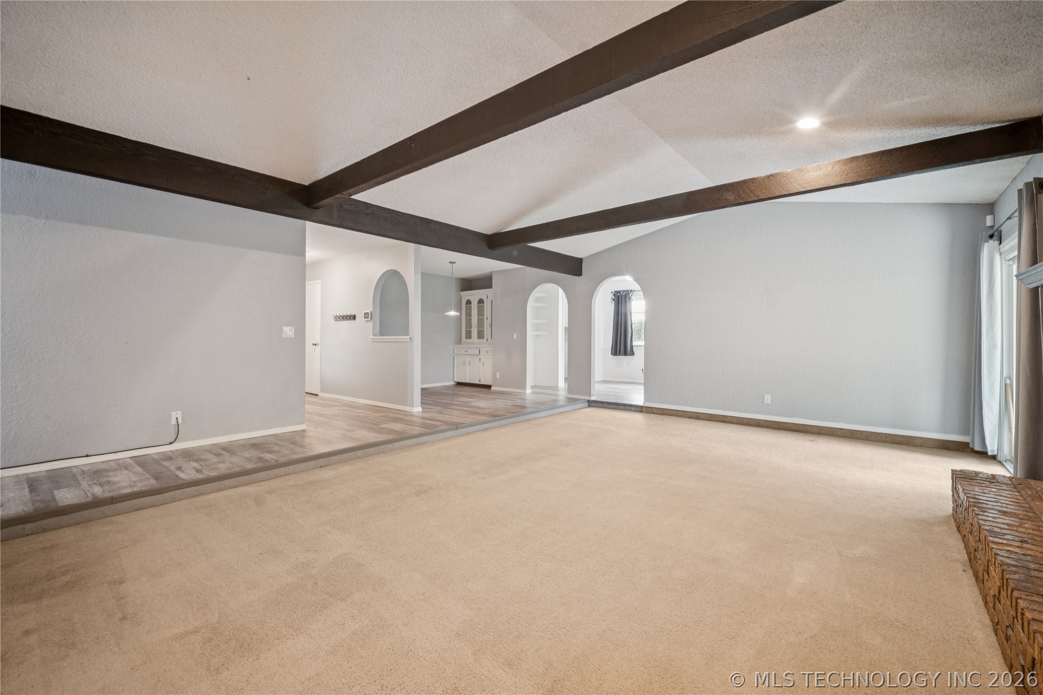 2208 W Louisville Street Property Photo 6