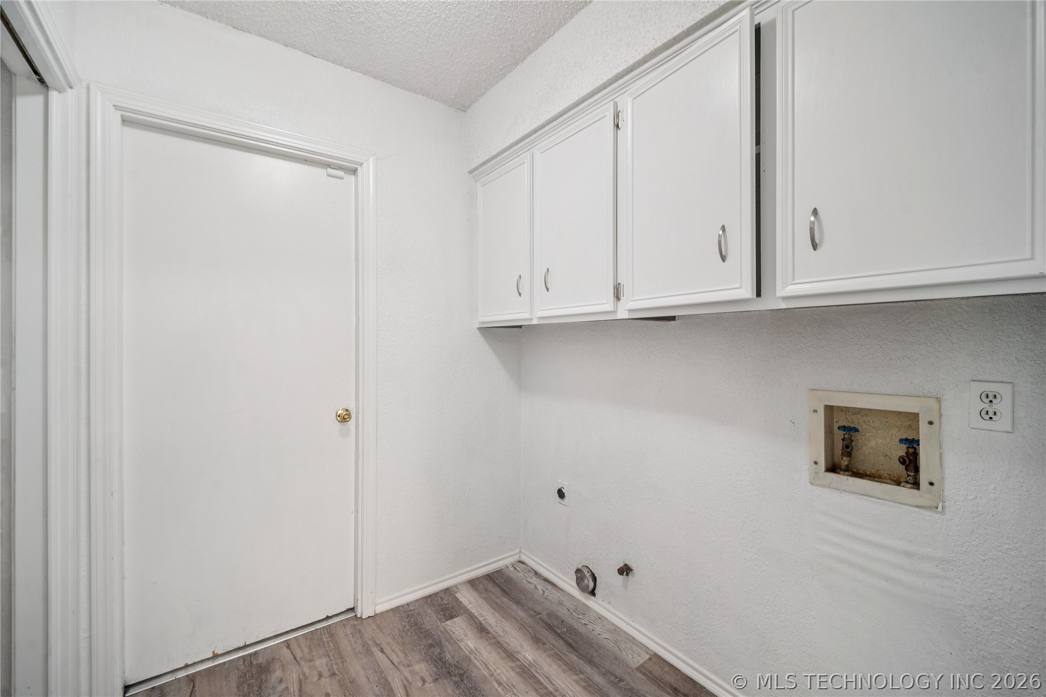 2208 W Louisville Street Property Photo 12