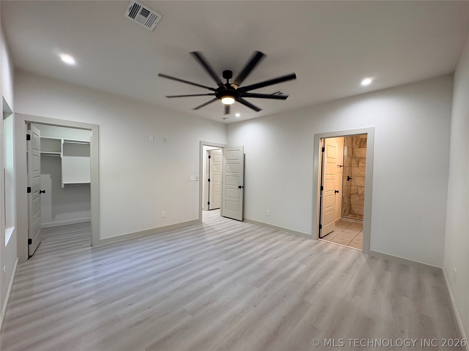 1007 E Young Place Property Photo 15