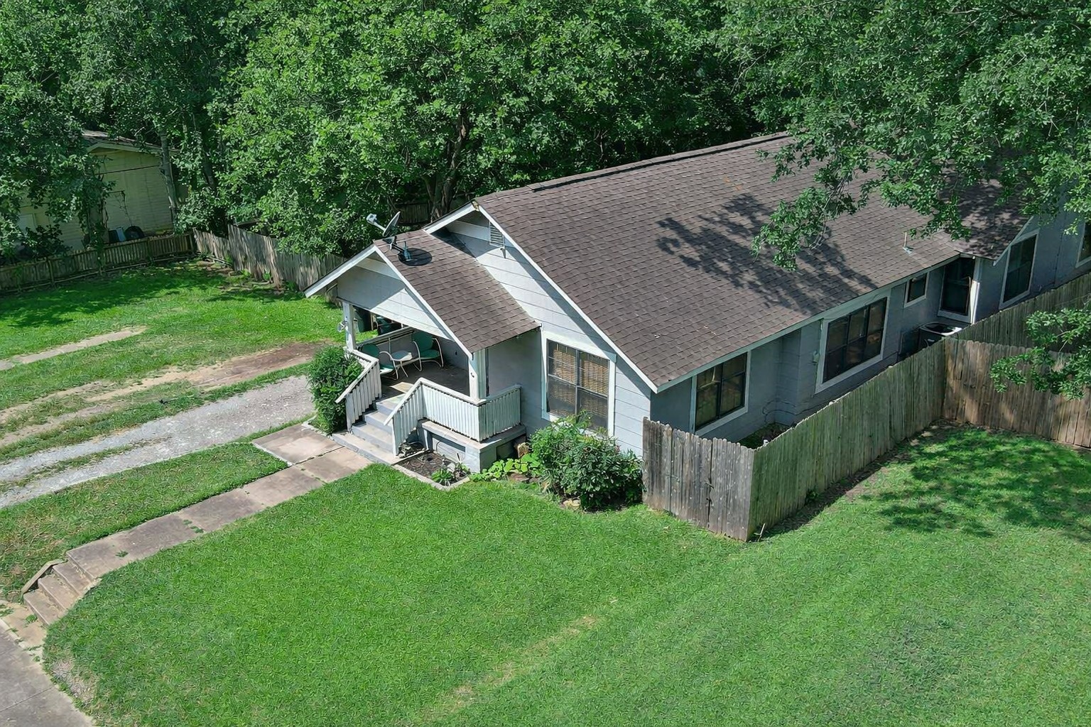 1103 N 5th Property Photo 3
