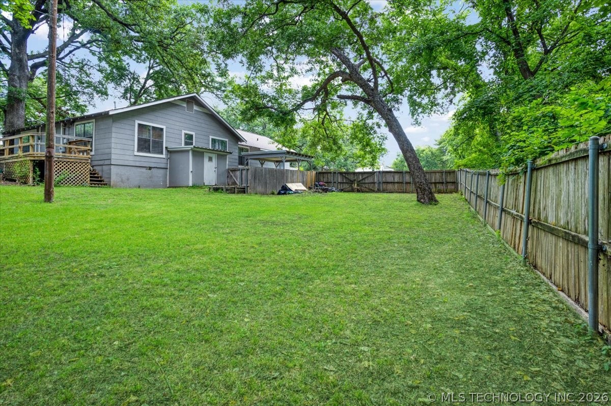 1103 N 5th Property Photo 31