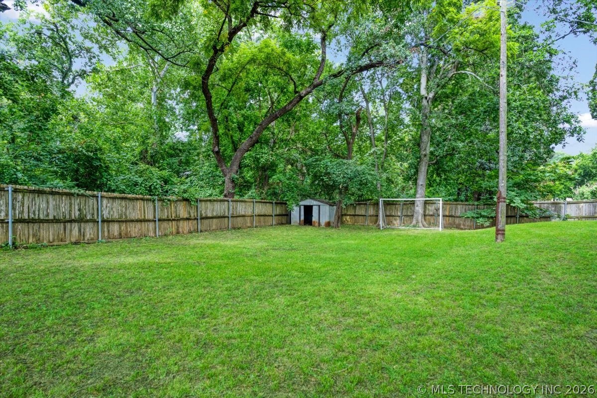 1103 N 5th Property Photo 32