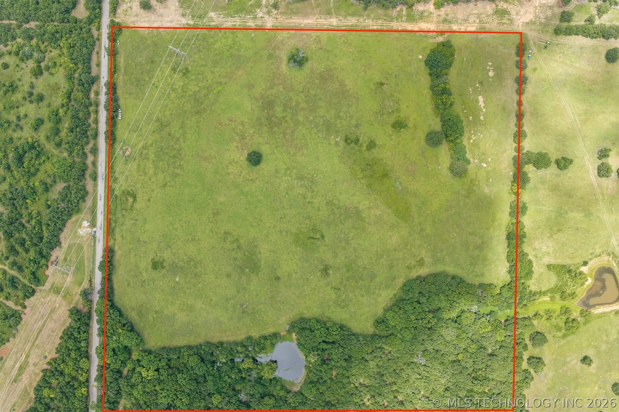 0040 Holiday Road Property Photo 1