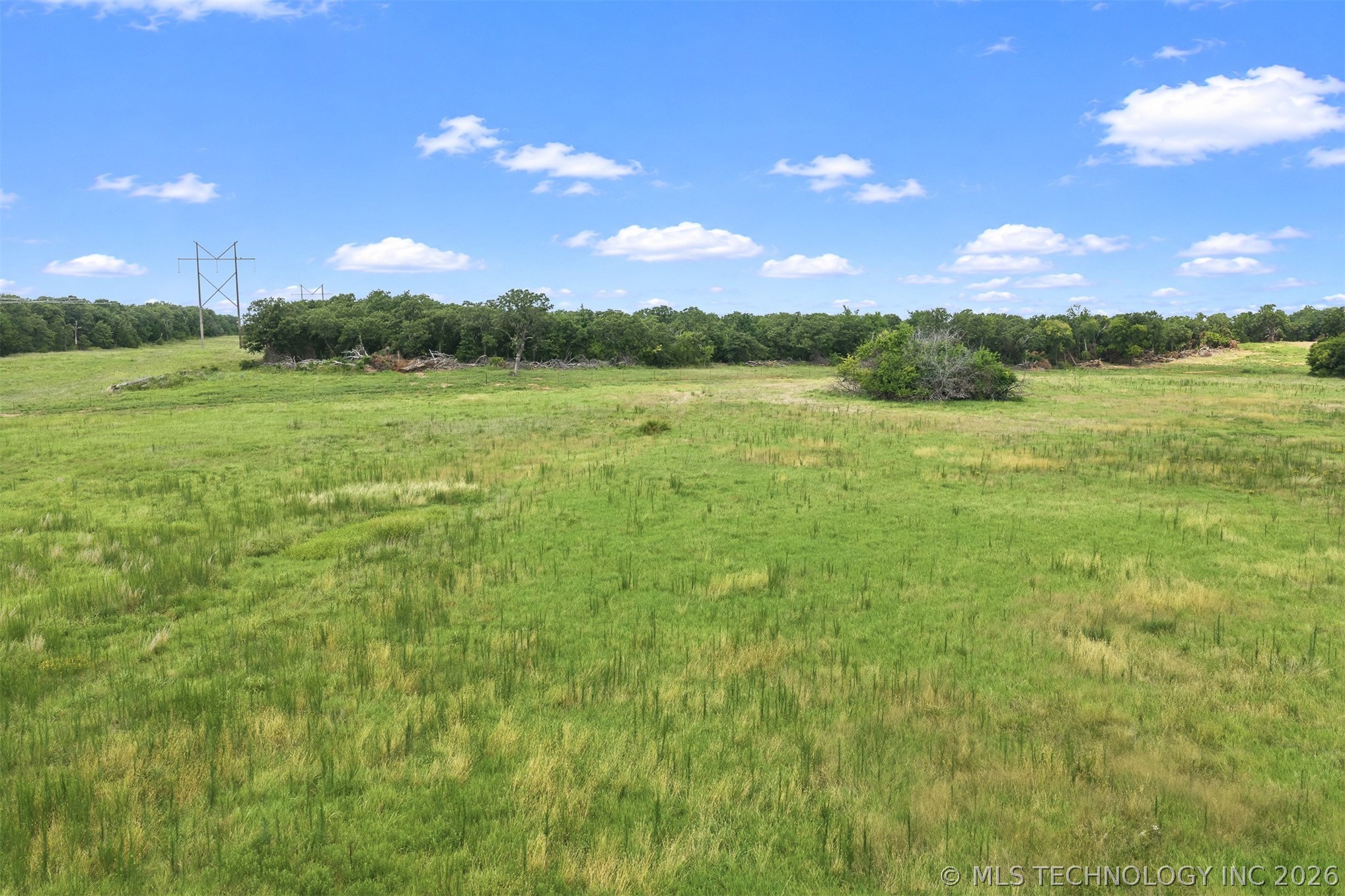 0040 Holiday Road Property Photo 3