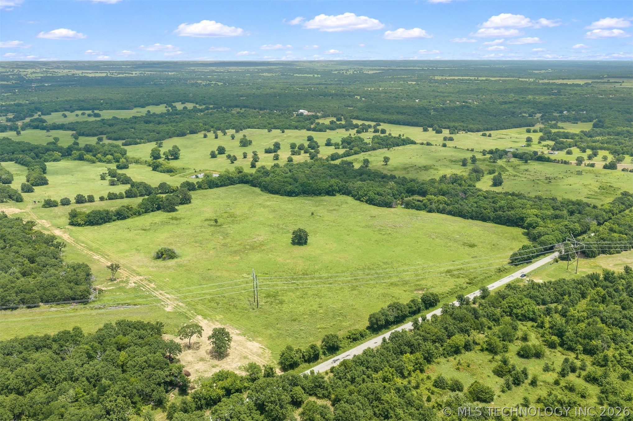 0040 Holiday Road Property Photo 7