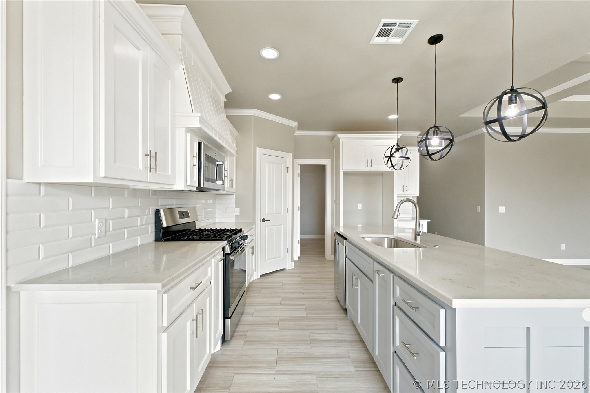 2912 Wild Rose Lane Property Photo 10