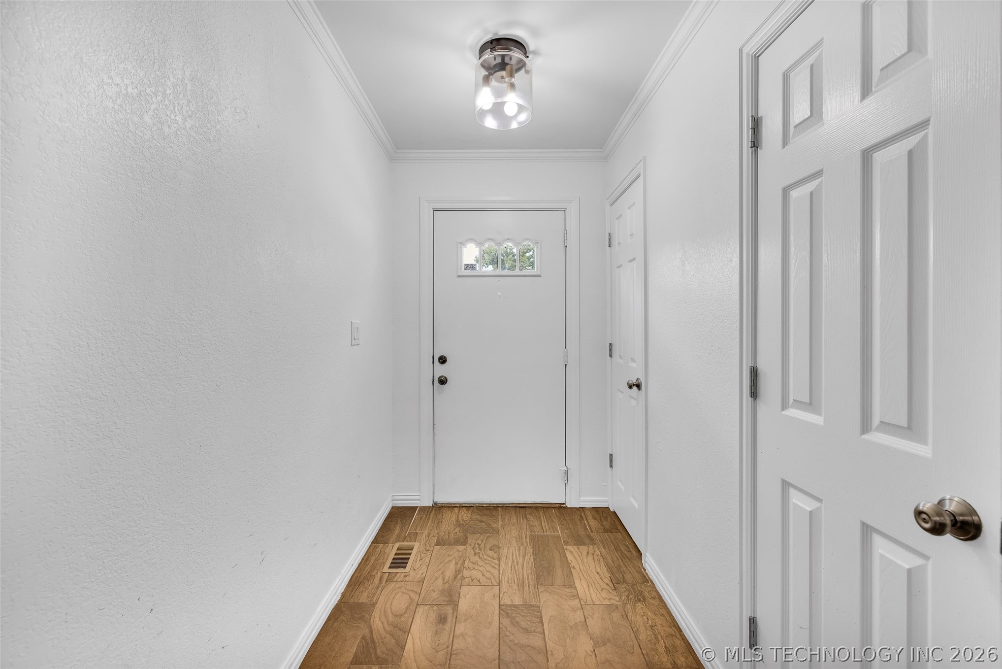 6213 S Yorktown Avenue 47 Property Photo 6