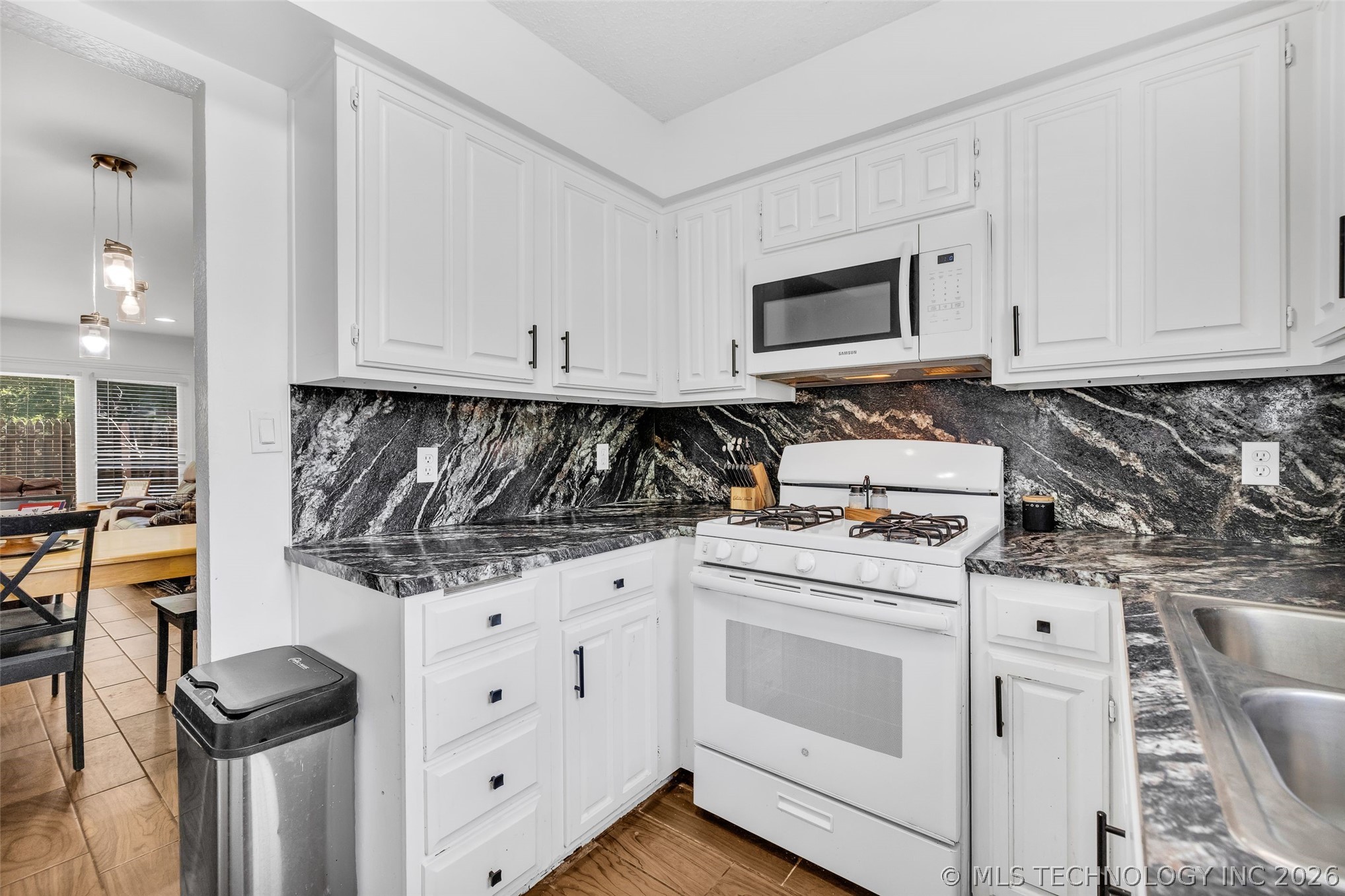 6213 S Yorktown Avenue 47 Property Photo 15