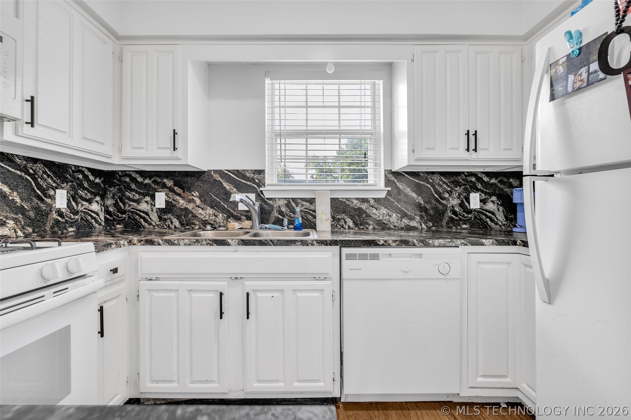 6213 S Yorktown Avenue 47 Property Photo 16