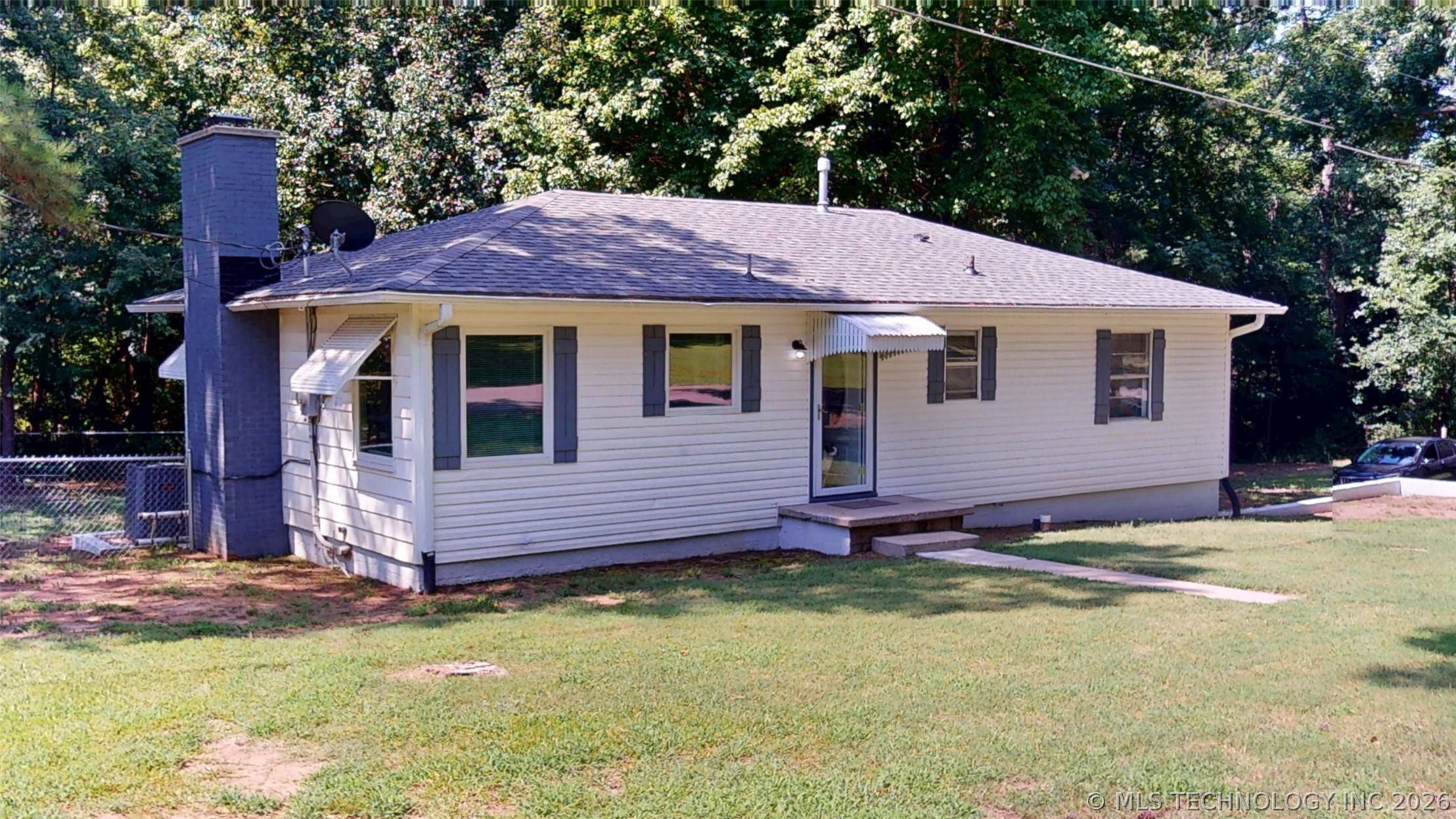 1427 Pine Property Photo 1
