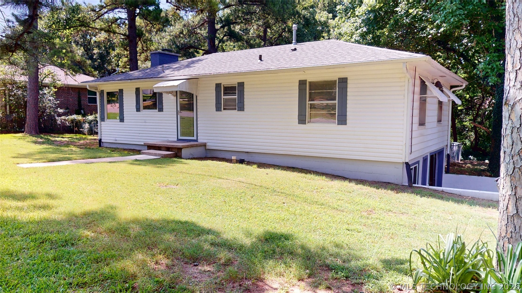 1427 Pine Property Photo 2
