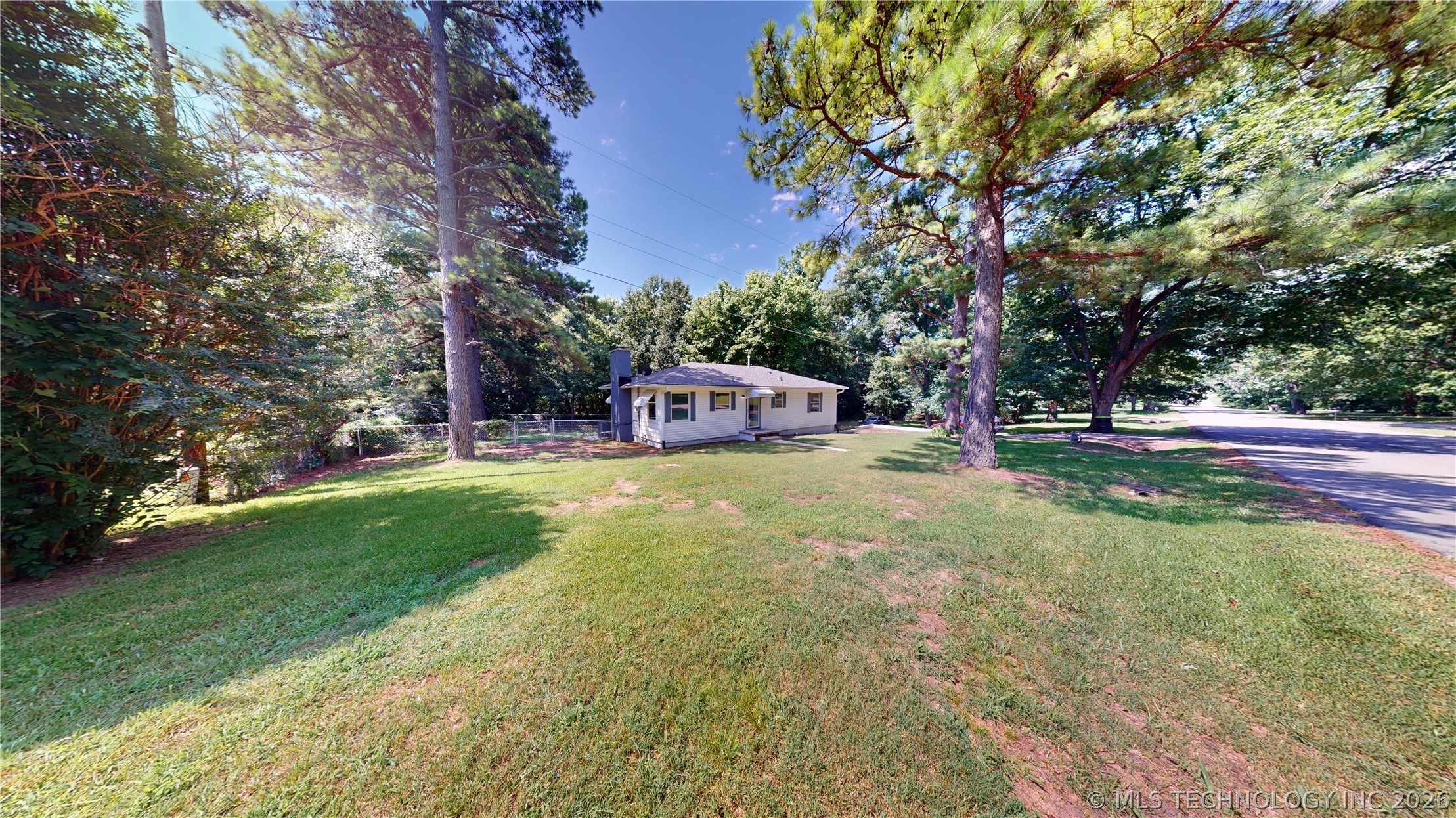 1427 Pine Property Photo 4