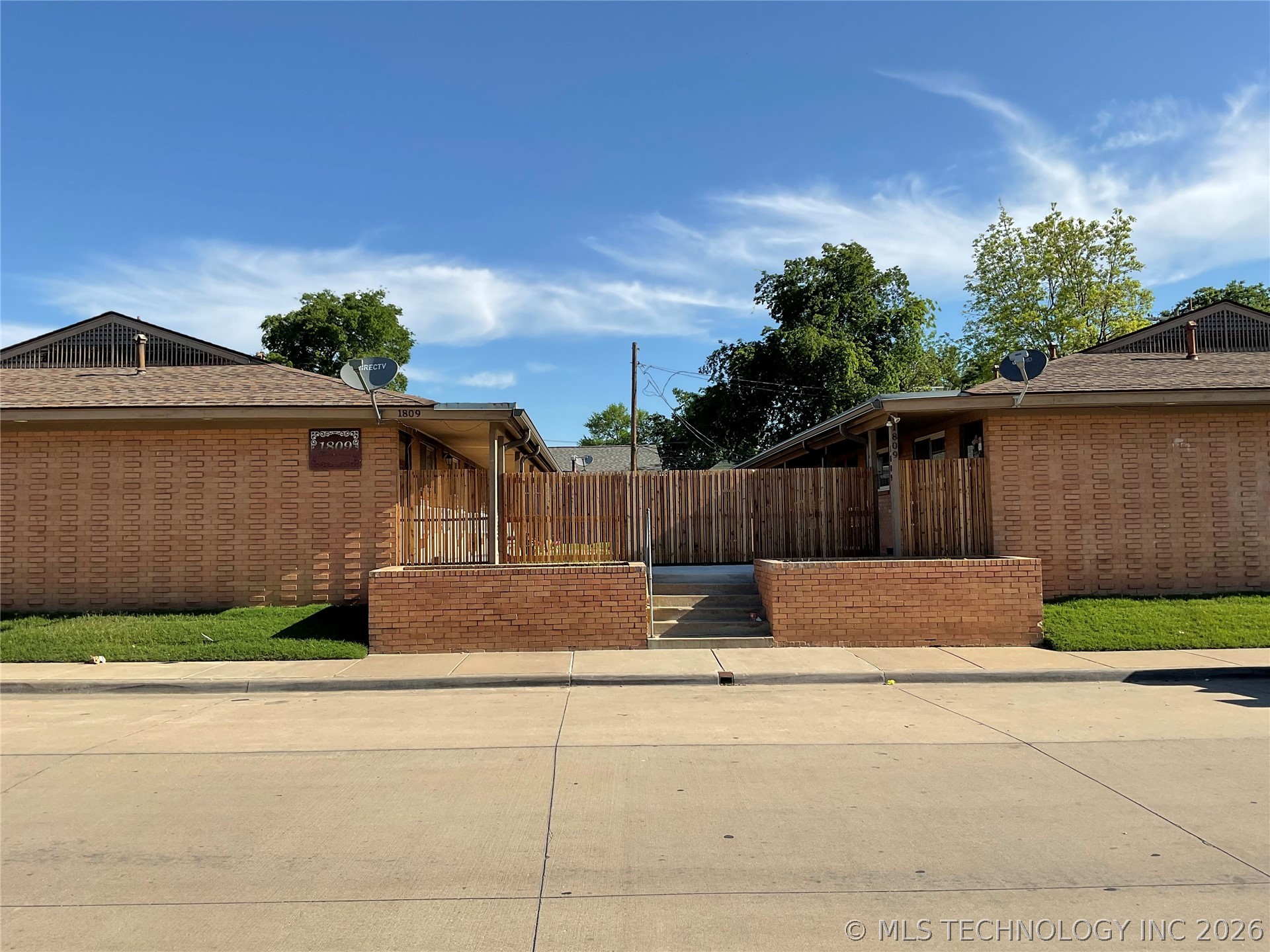 1809 E 2nd Street 12 Property Photo 1