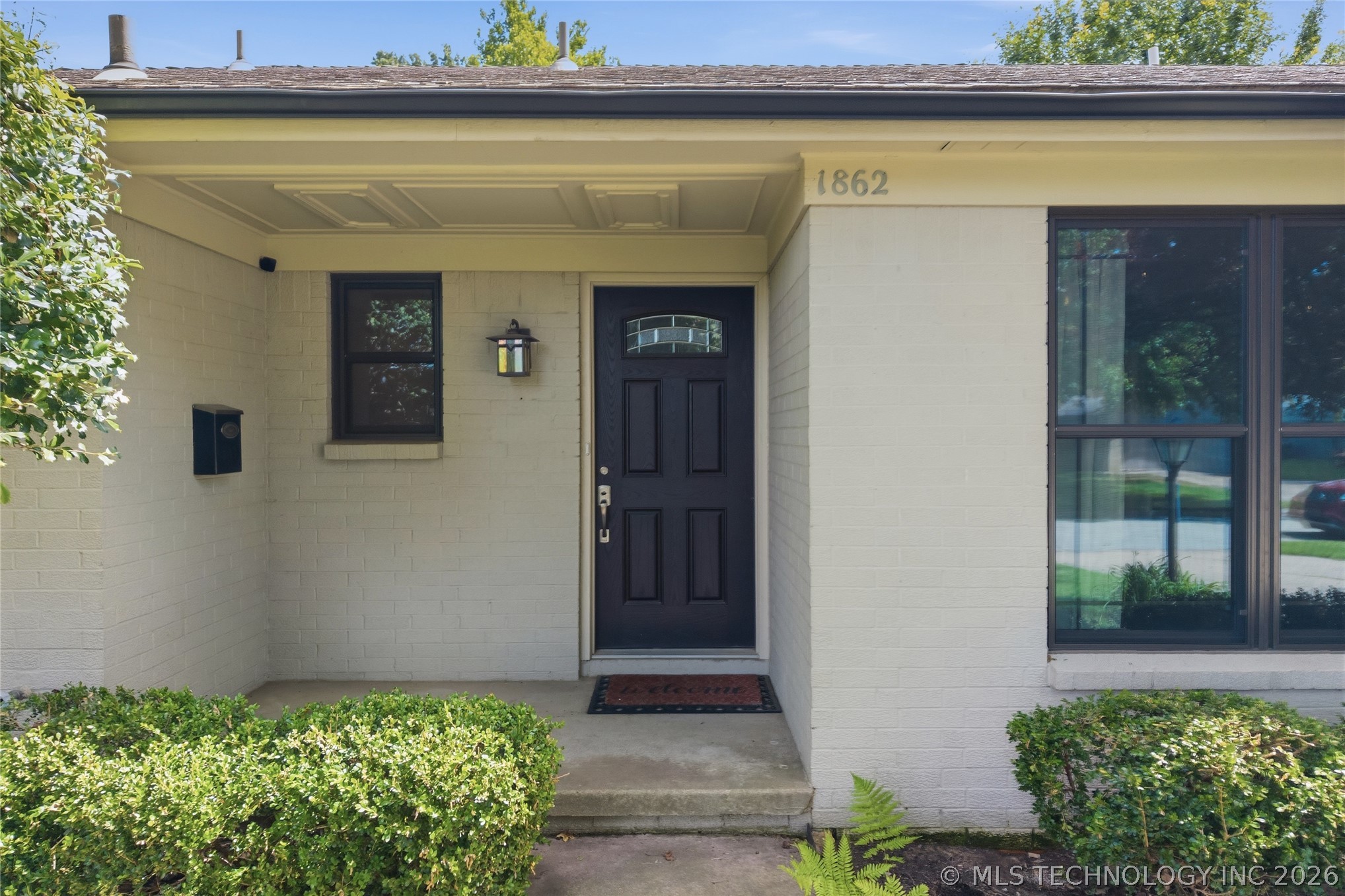 1862 E 57th Place Property Photo 4