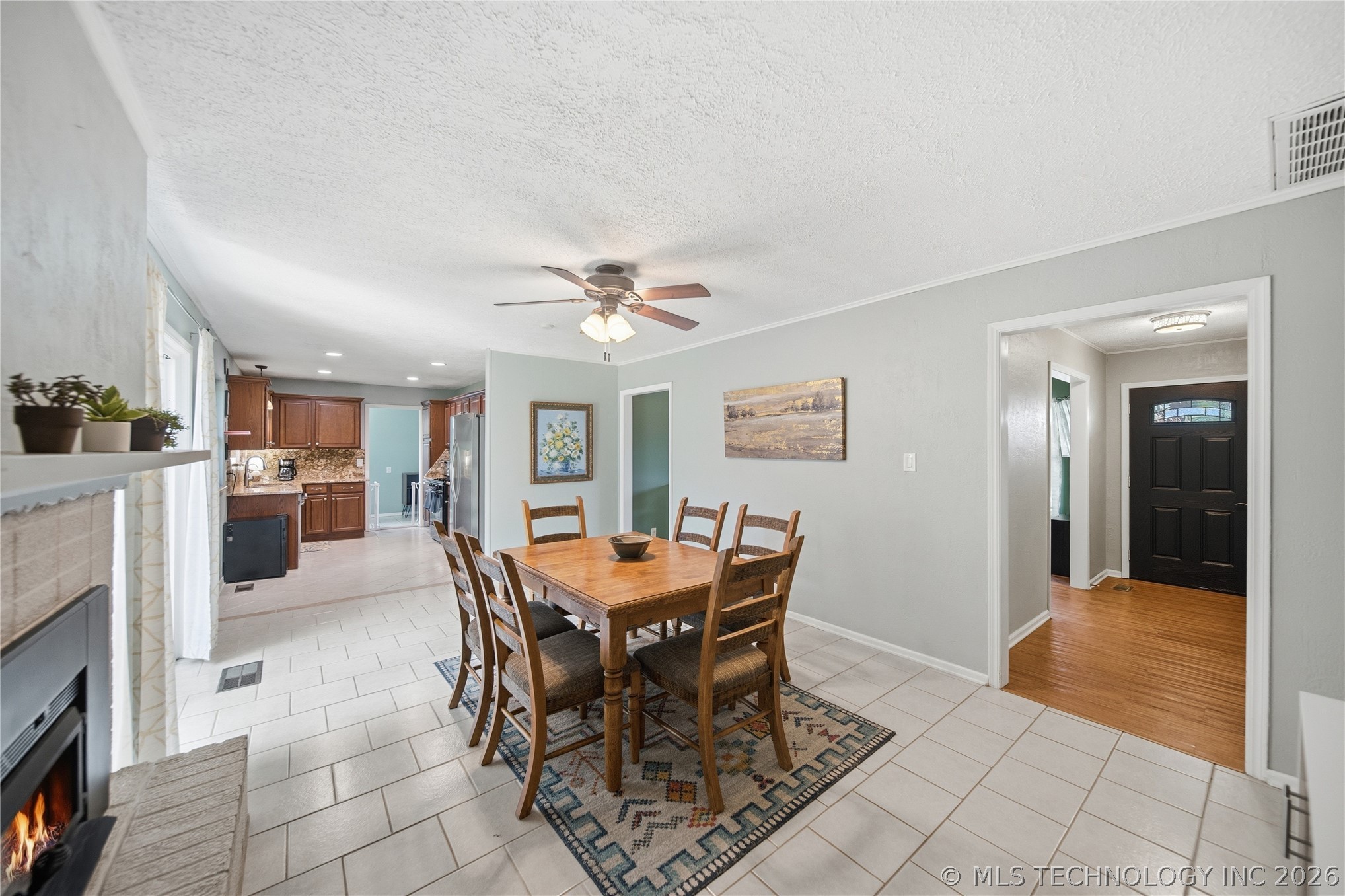 1862 E 57th Place Property Photo 6