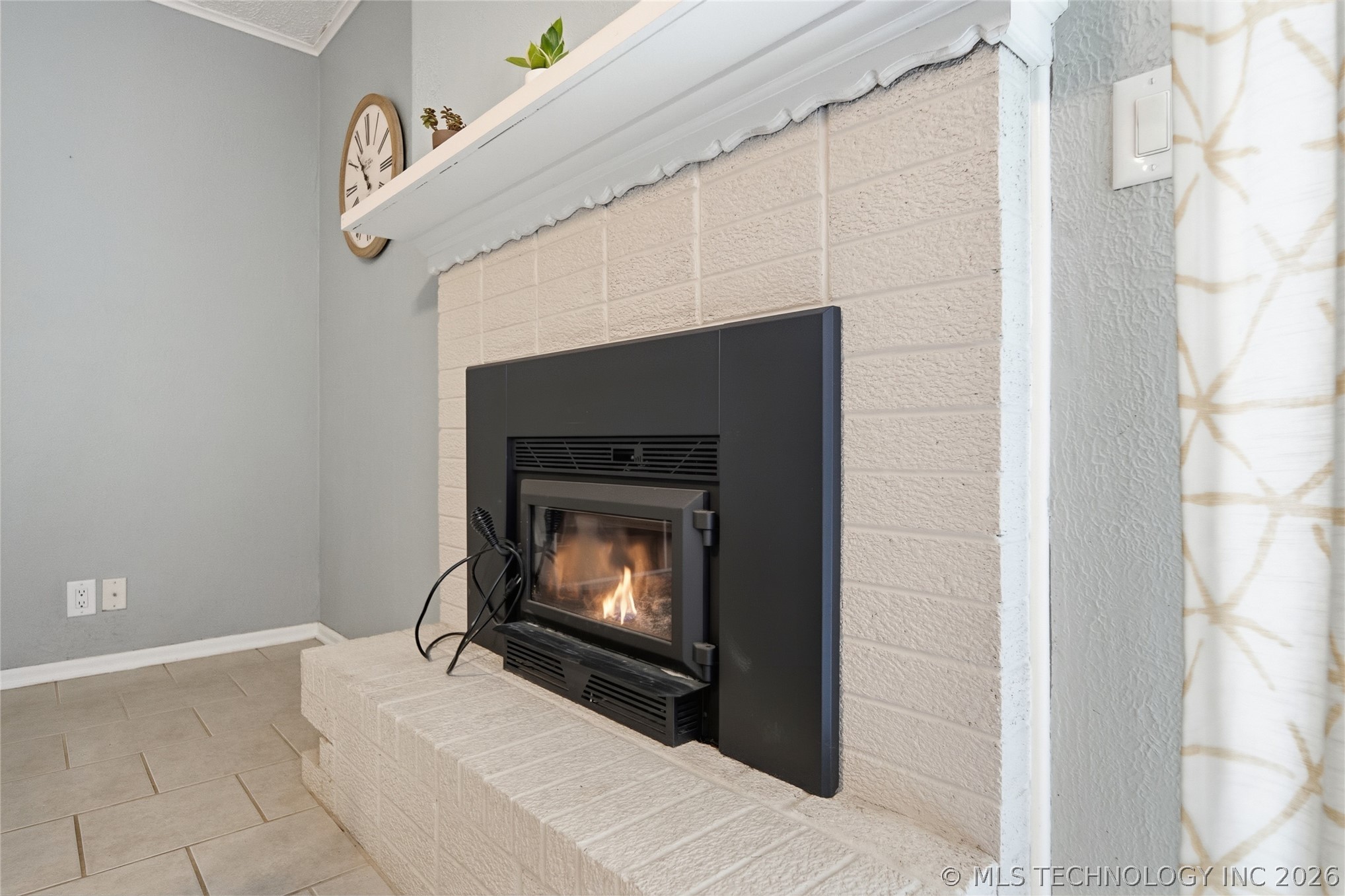 1862 E 57th Place Property Photo 8