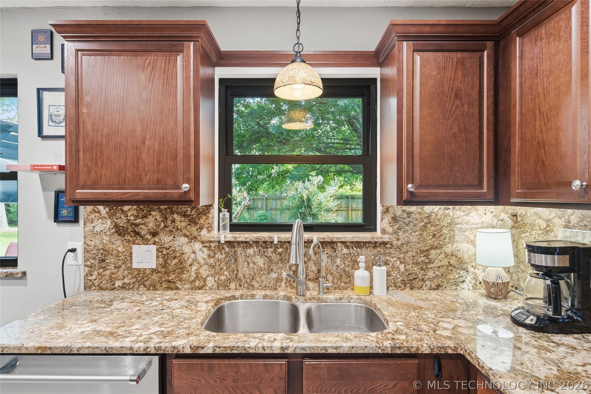 1862 E 57th Place Property Photo 12