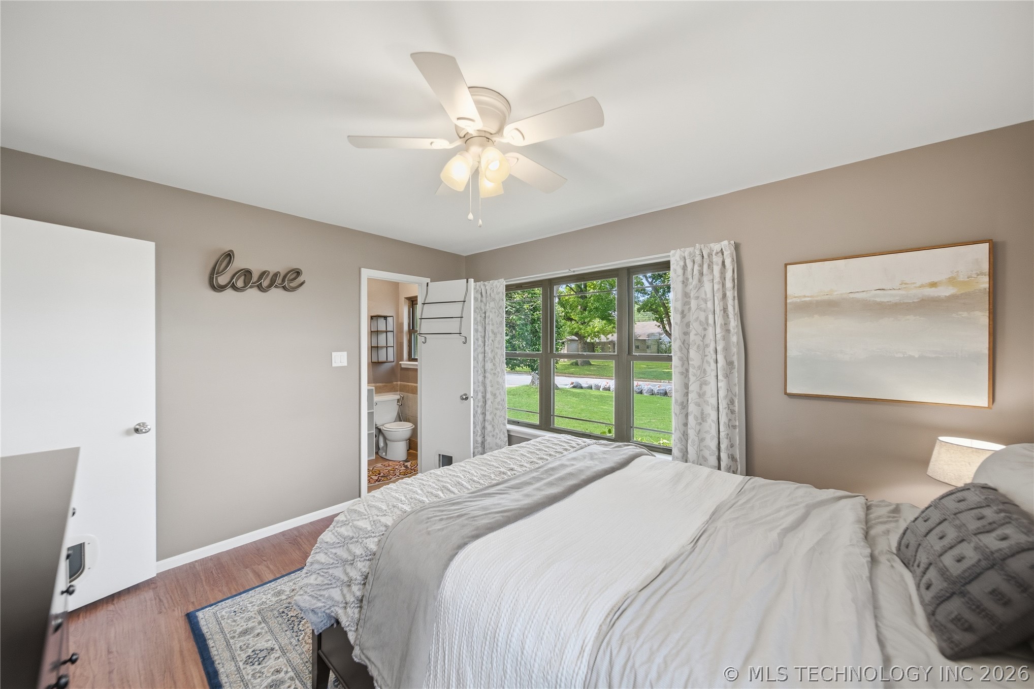 1862 E 57th Place Property Photo 16