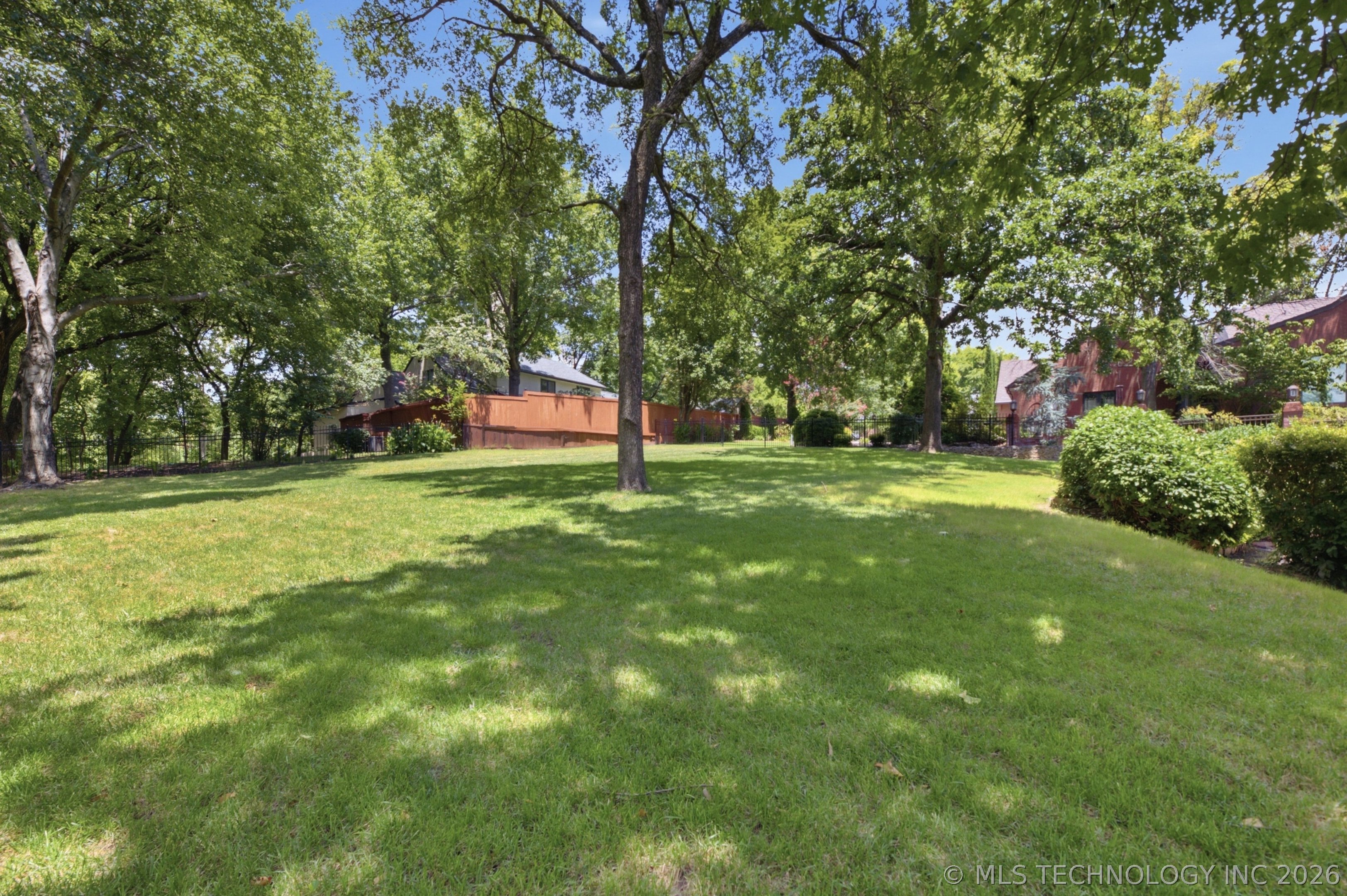 3319 E 99th Street Property Photo 51