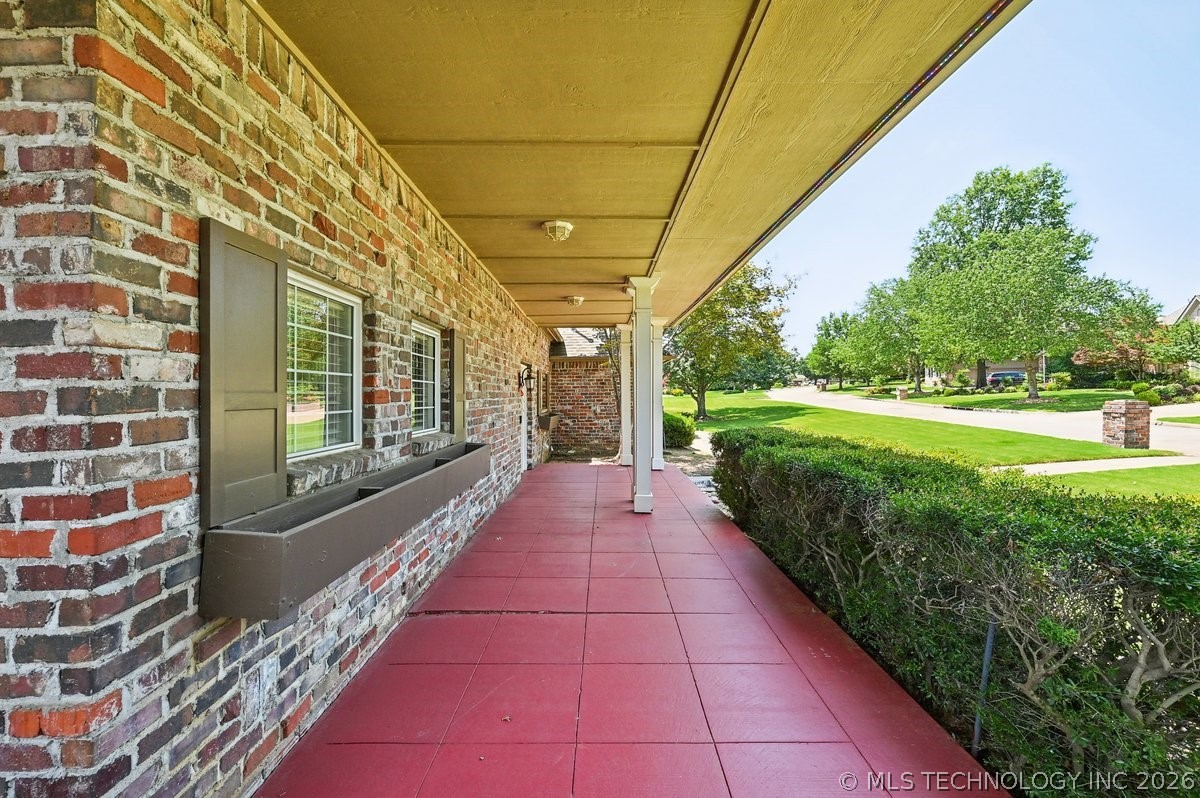 14635 S 53rd East Avenue Property Photo 4