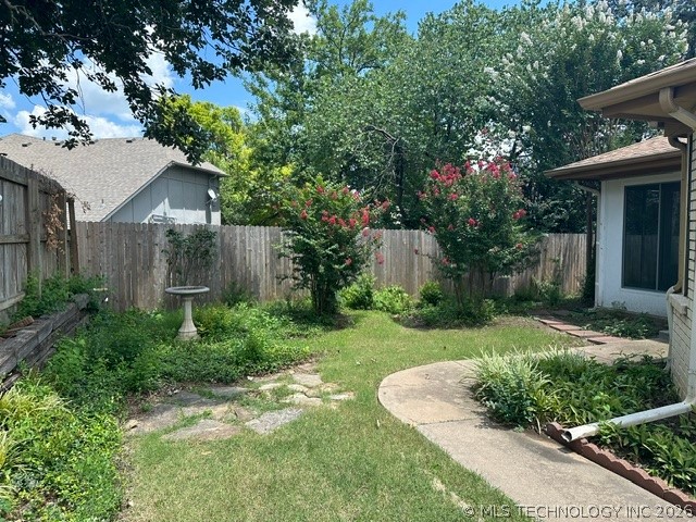 6365 S 85th East Avenue Property Photo 6