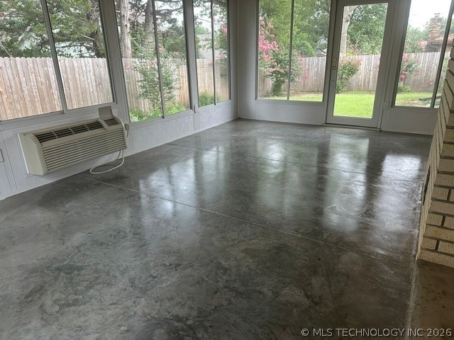6365 S 85th East Avenue Property Photo 10
