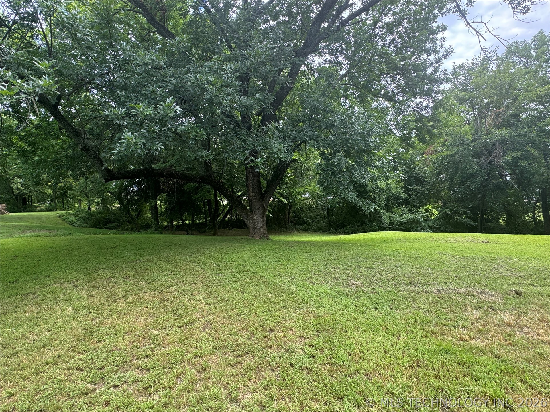25216 Hickory Circle Property Photo 10