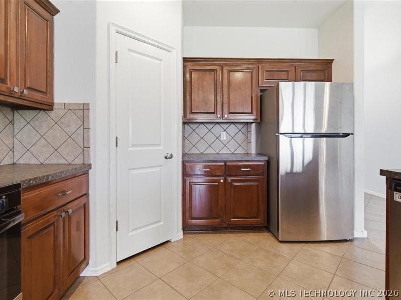 11613 E 105th Street N Property Photo 8