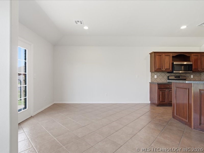 11613 E 105th Street N Property Photo 10