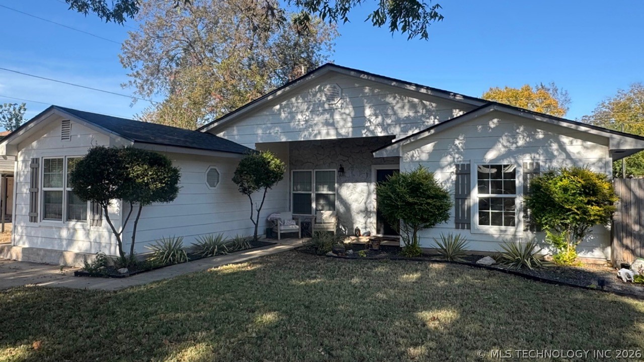 124 N Sunset Drive Property Photo 1